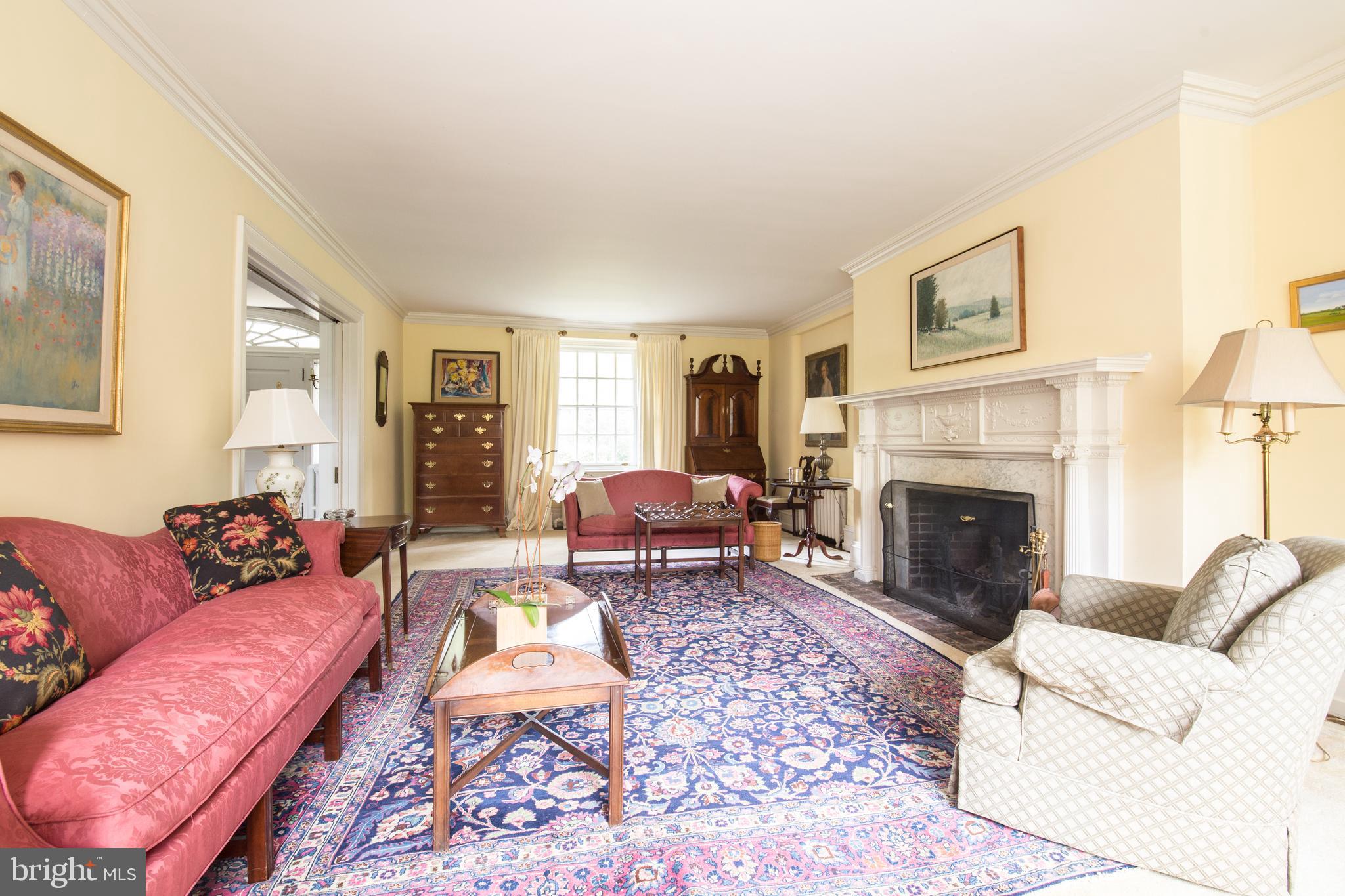 CHESTNUT HILL - Residential