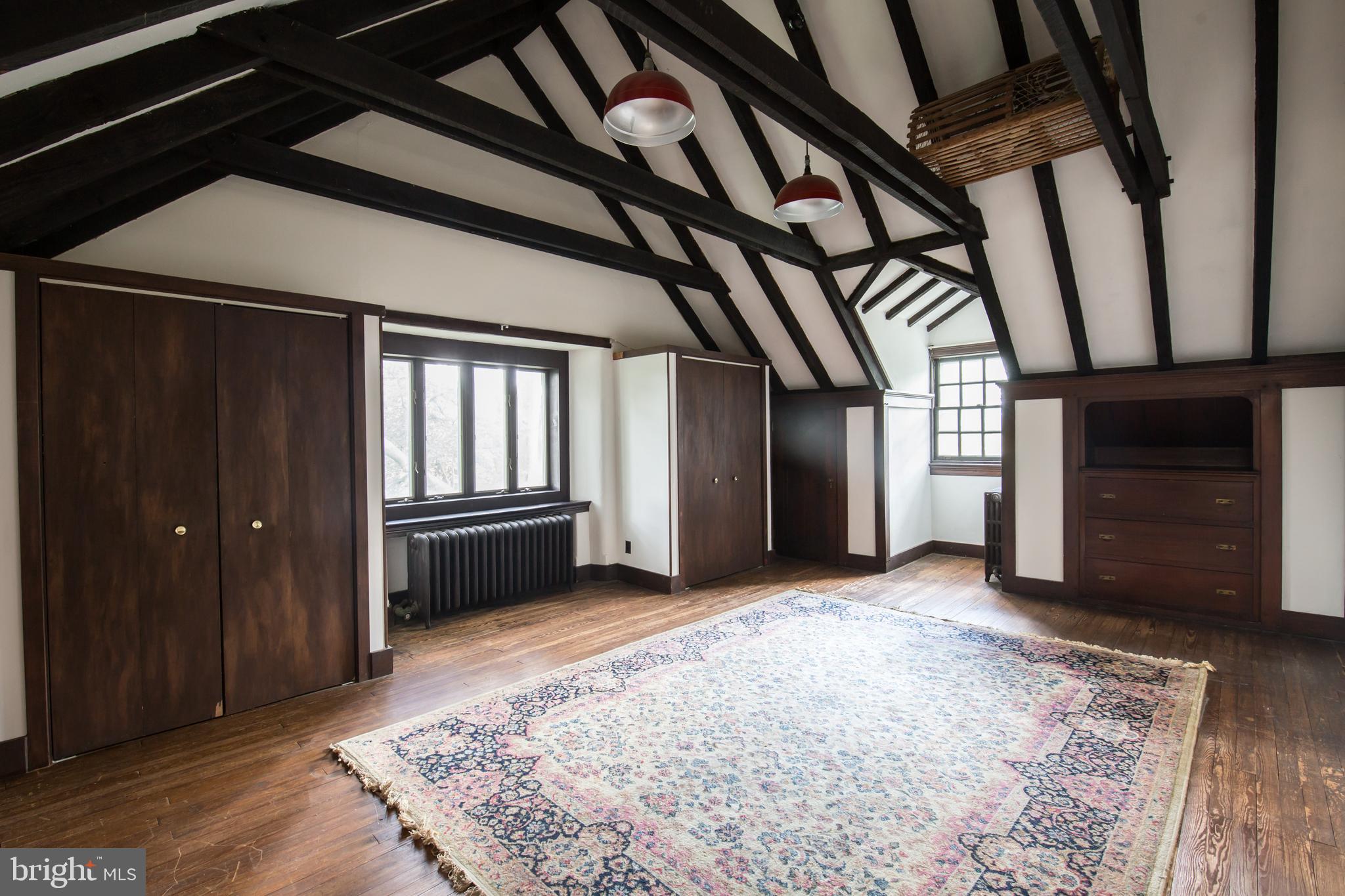 CHESTNUT HILL - Residential