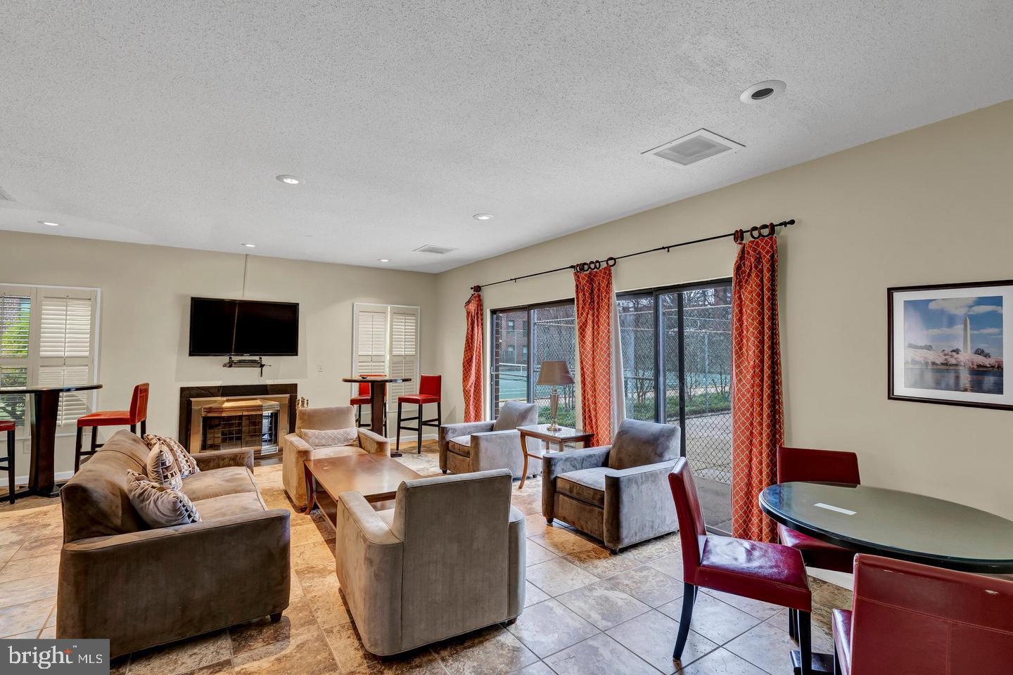 ASTORIA CONDOMINIUM - Residential