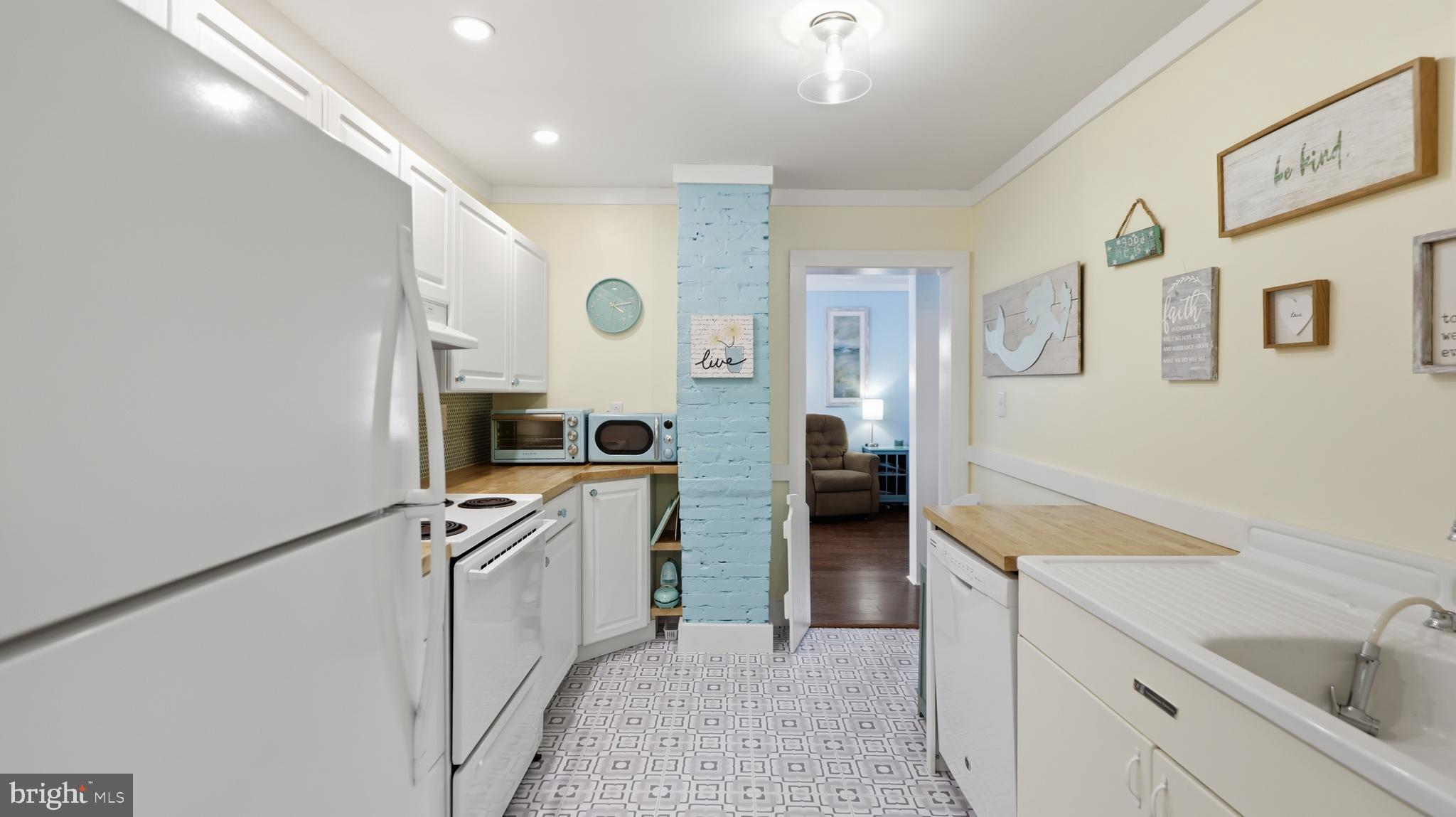 1252 EUBANK ROAD