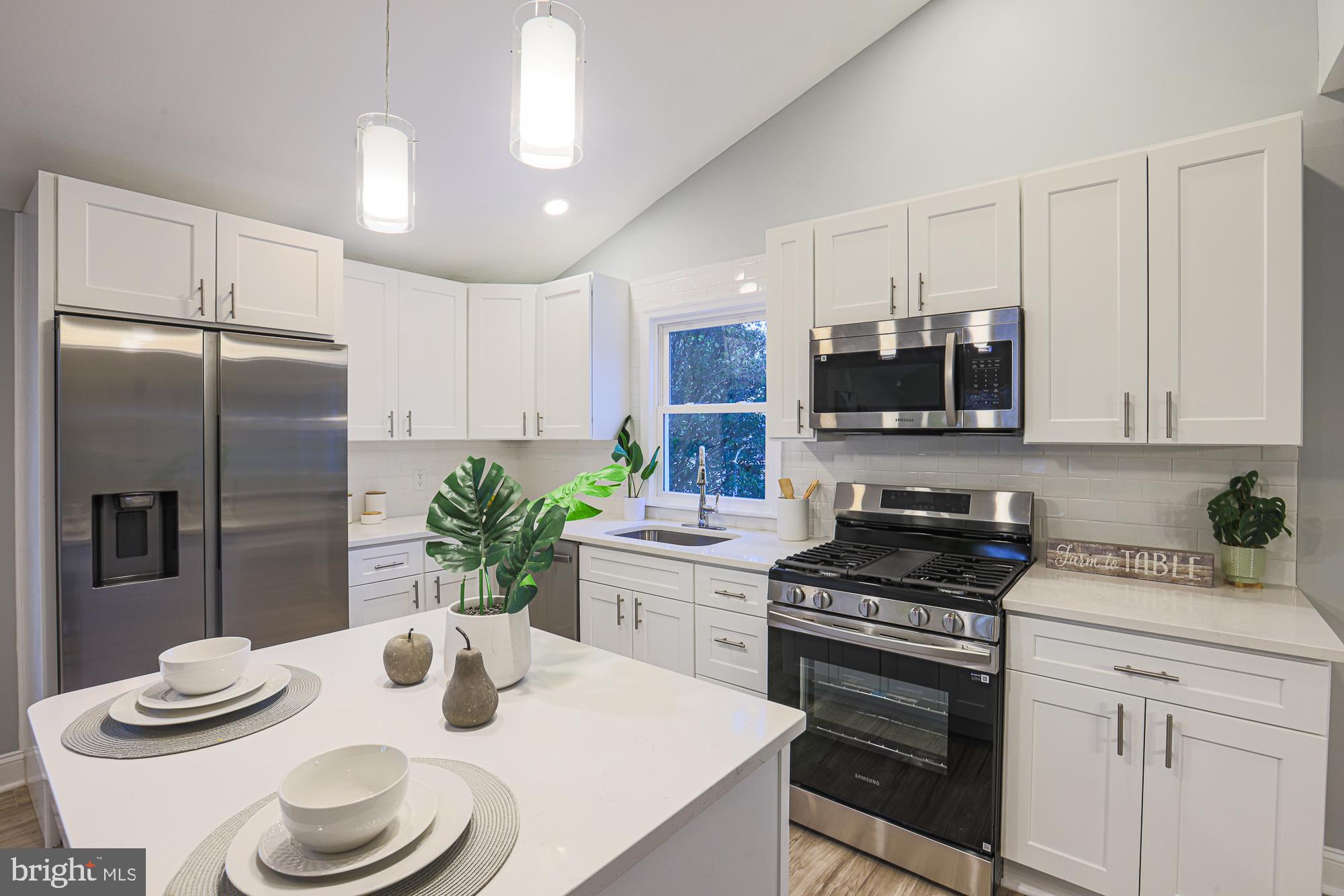 BUCKINGHAM ESTATES - Residential