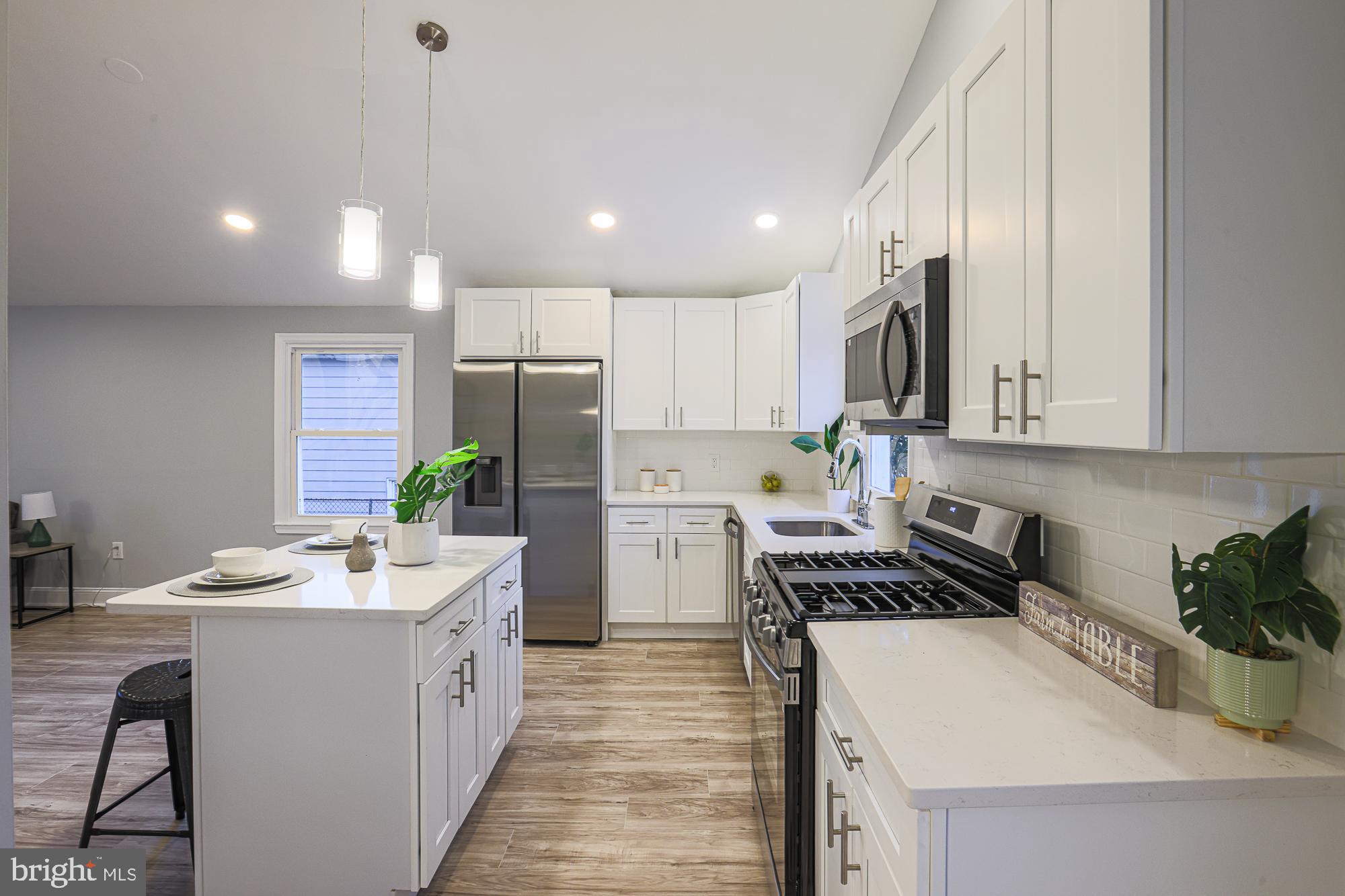 BUCKINGHAM ESTATES - Residential