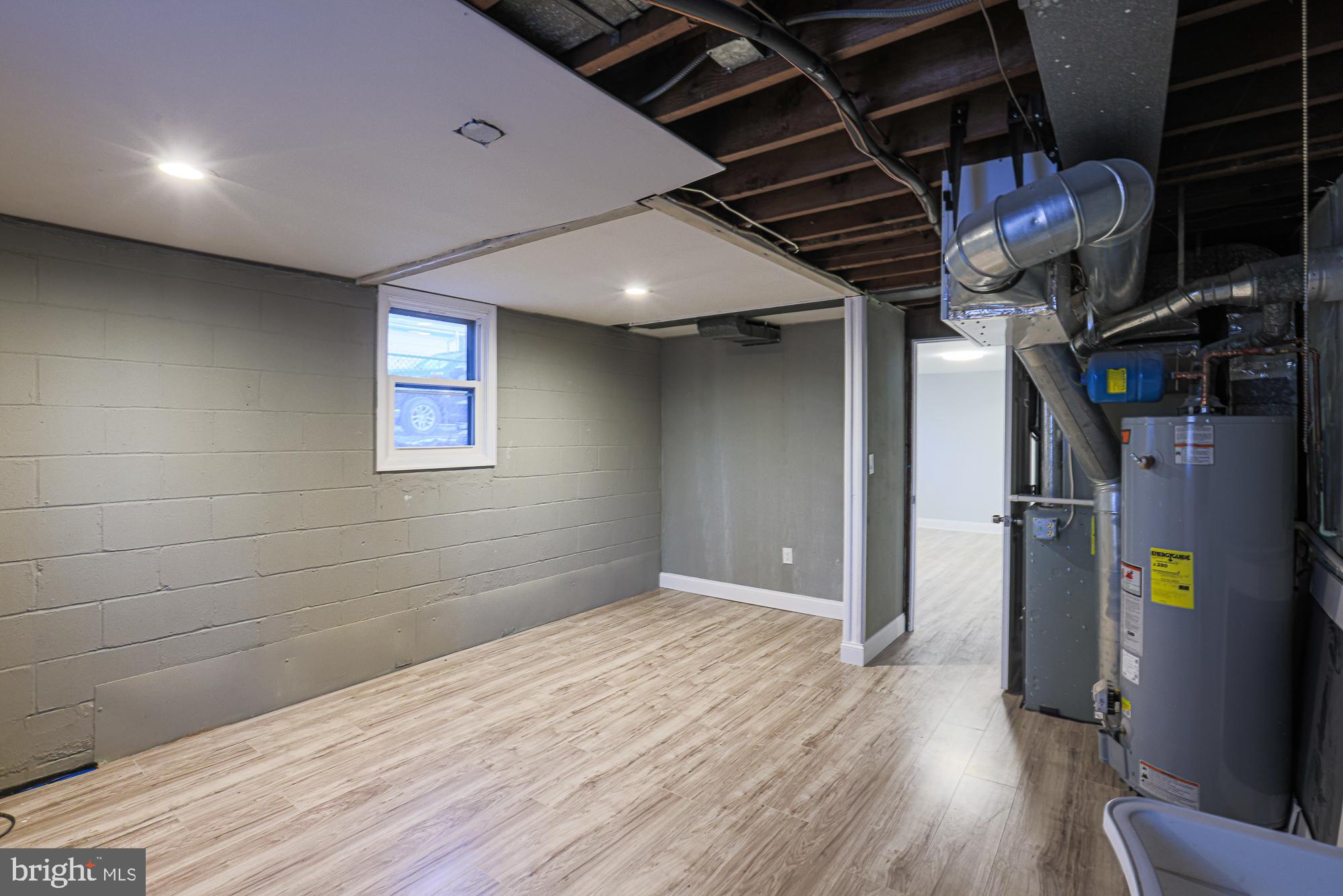 BUCKINGHAM ESTATES - Residential