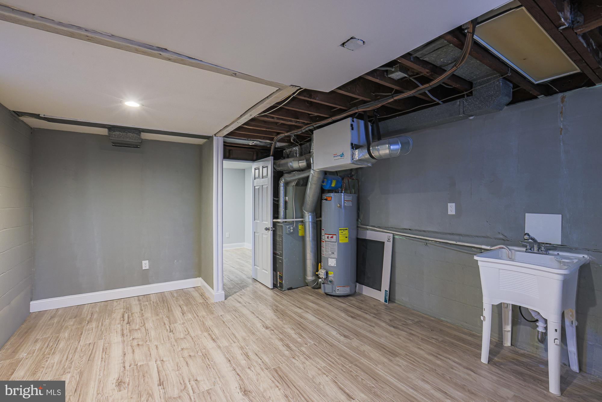 BUCKINGHAM ESTATES - Residential