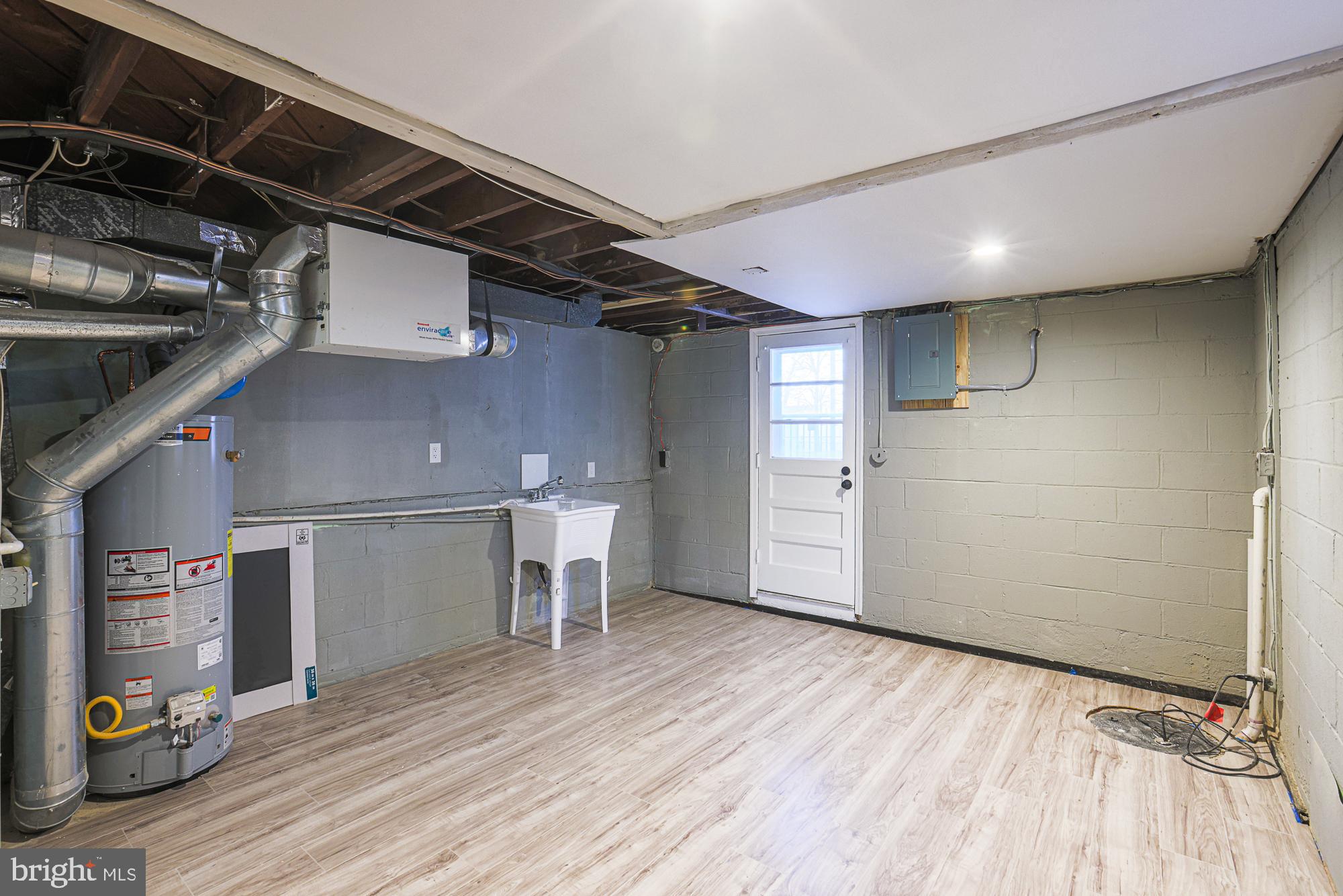 BUCKINGHAM ESTATES - Residential