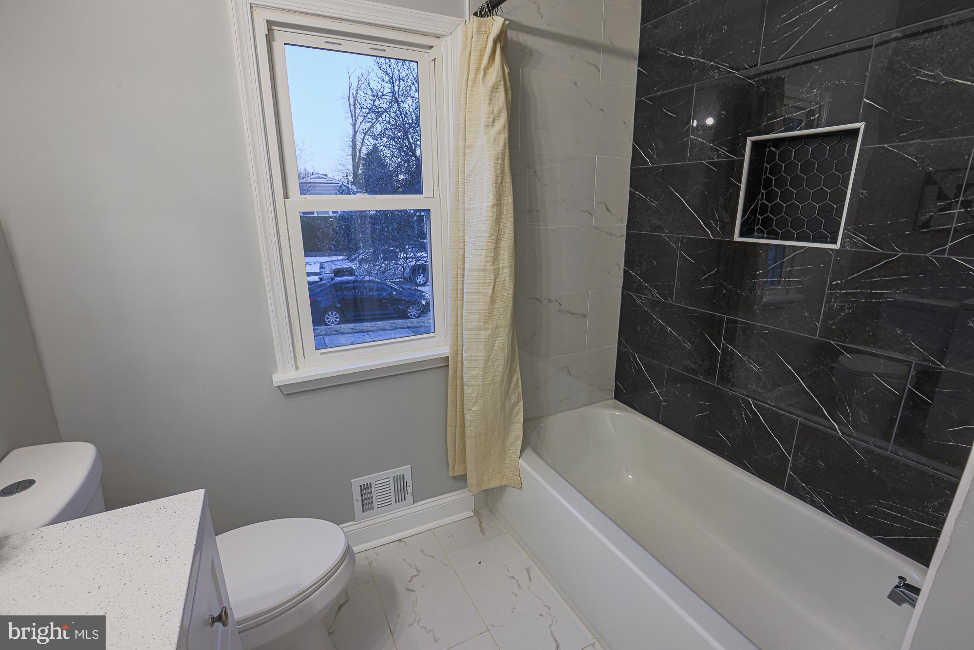 BUCKINGHAM ESTATES - Residential