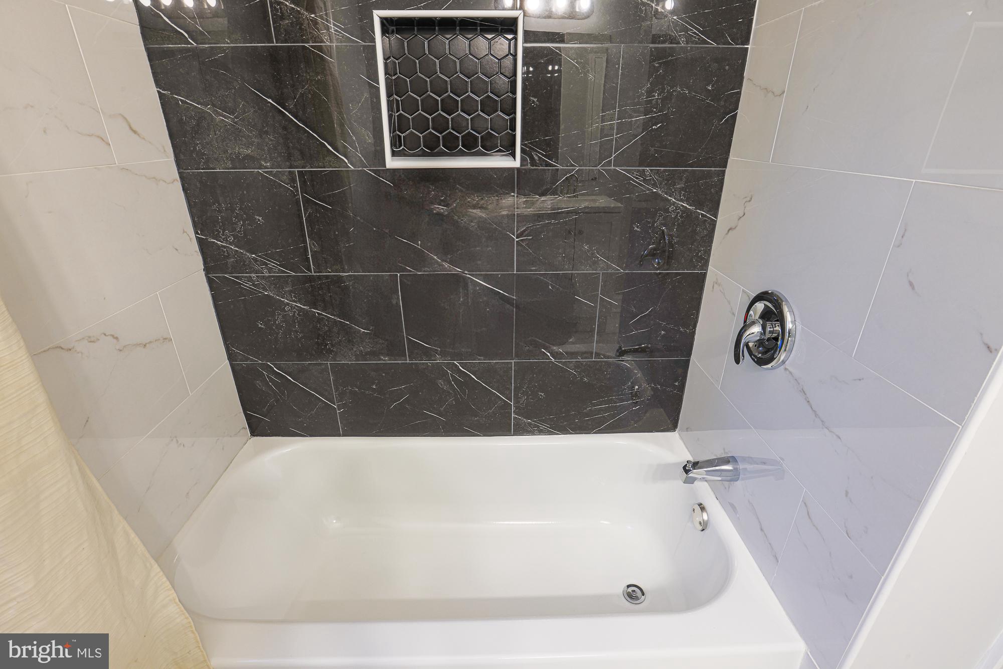 BUCKINGHAM ESTATES - Residential