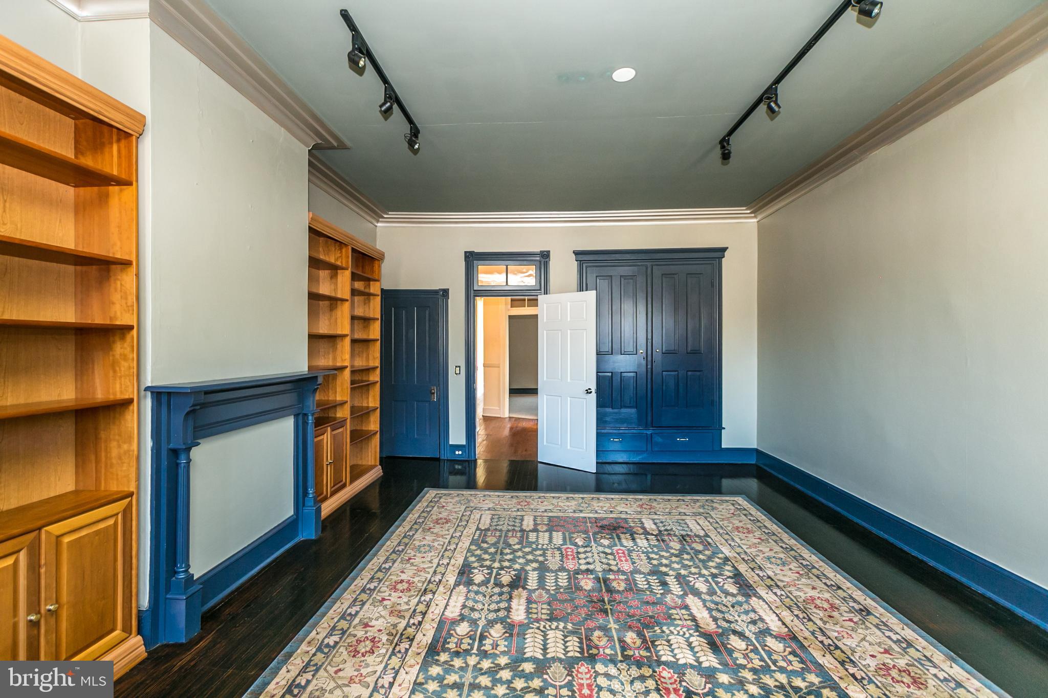 CHARLES VILLAGE - Residential