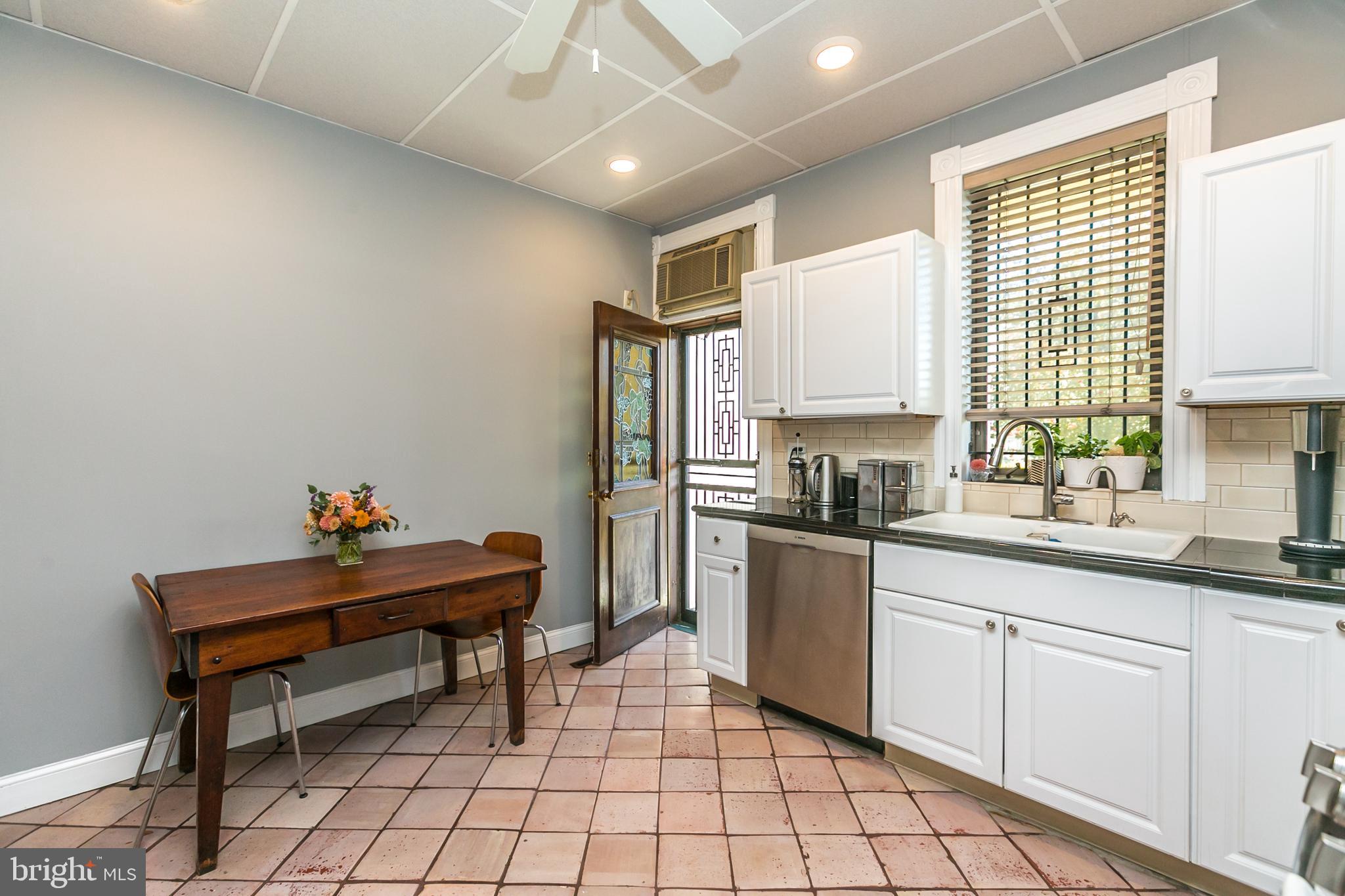 CHARLES VILLAGE - Residential