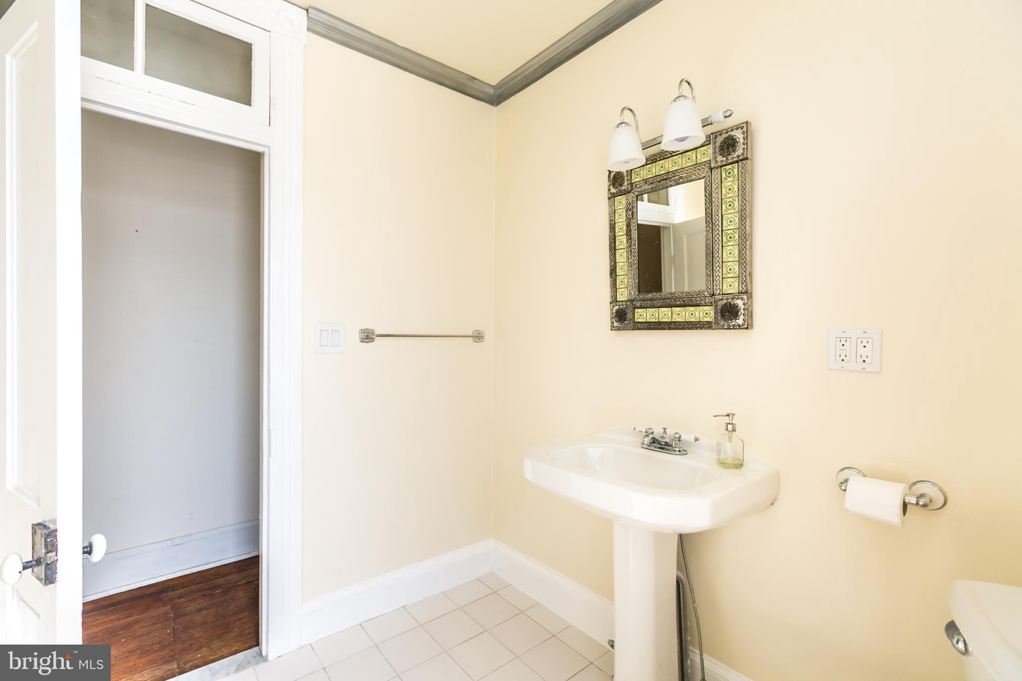 CHARLES VILLAGE - Residential