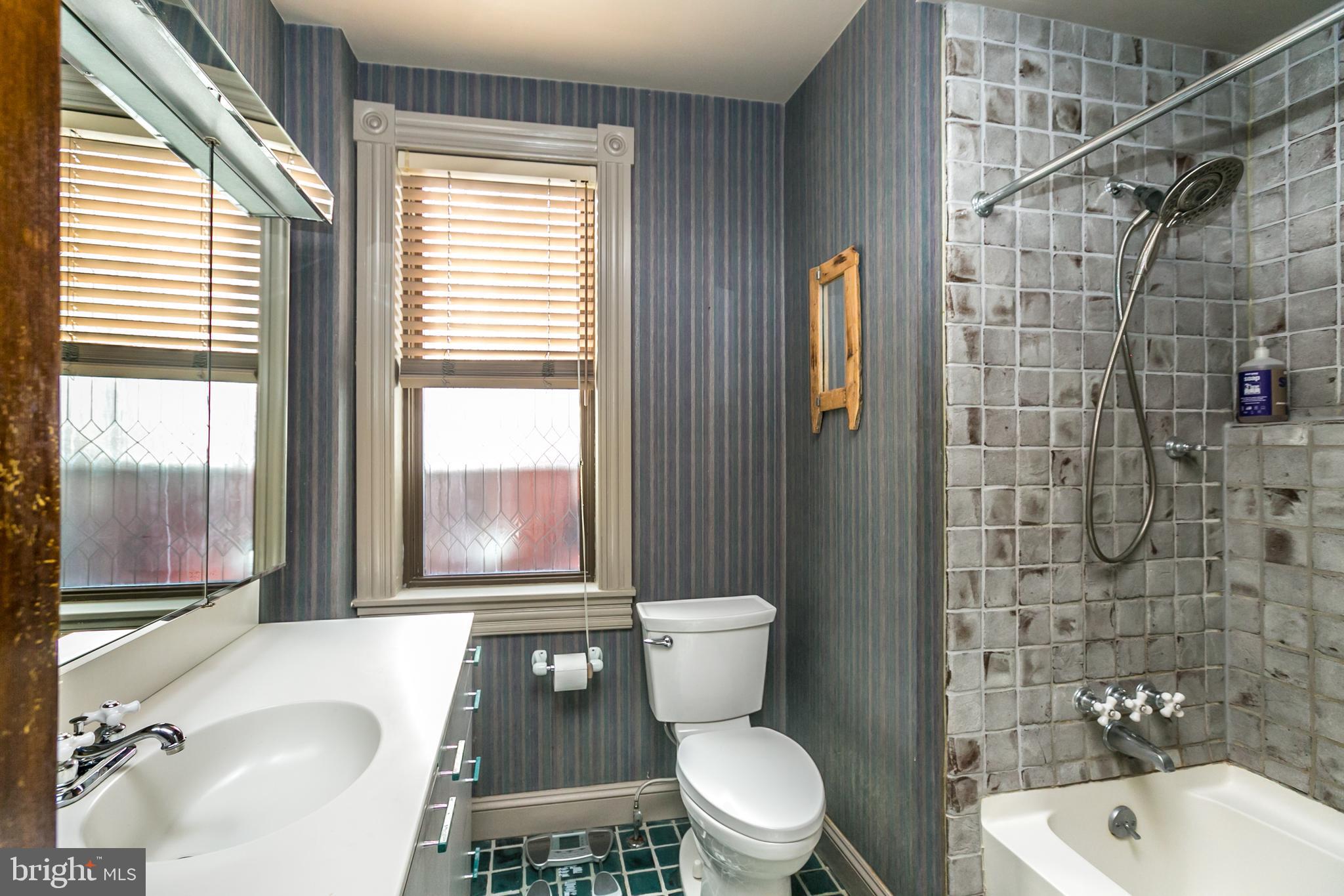 CHARLES VILLAGE - Residential