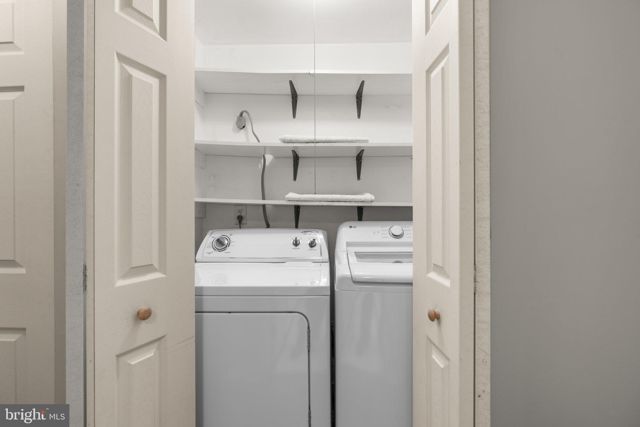 WOODSIDE SQUARE - Residential