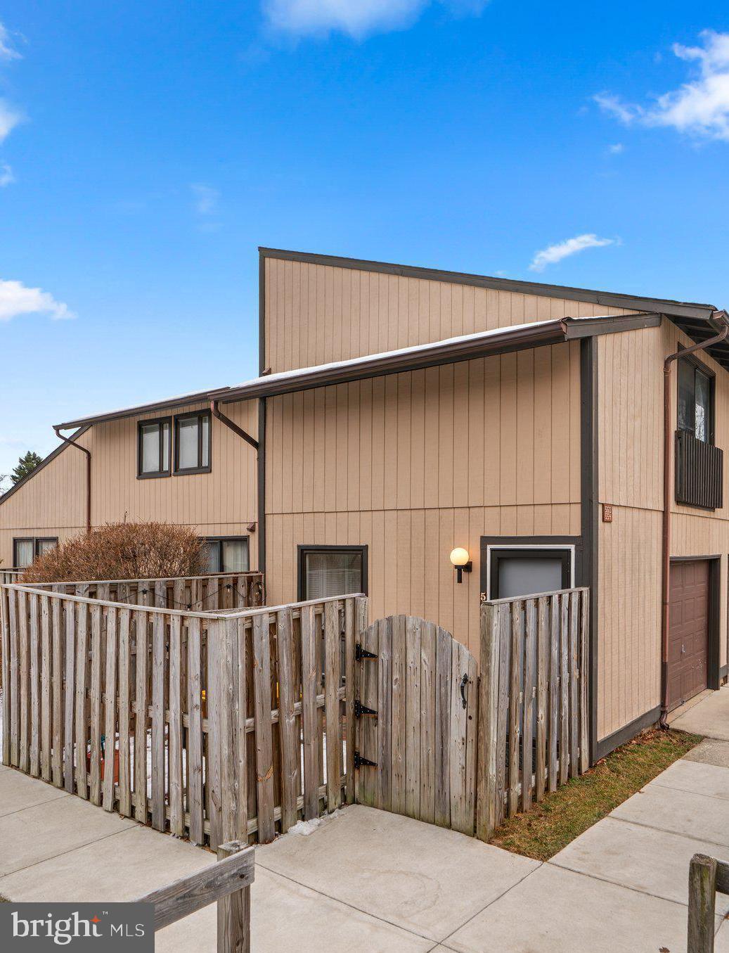 WOODSIDE SQUARE - Residential