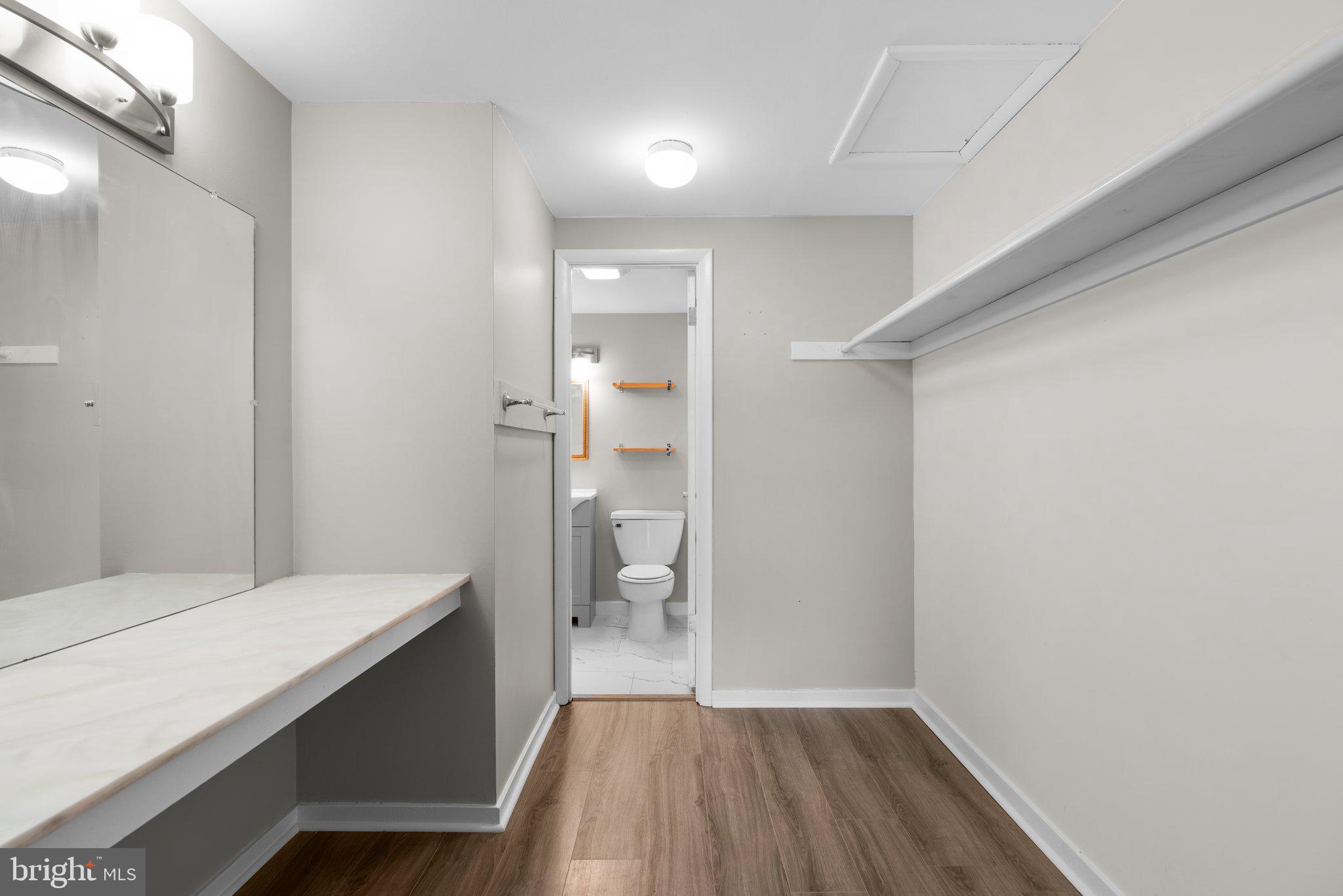 WOODSIDE SQUARE - Residential