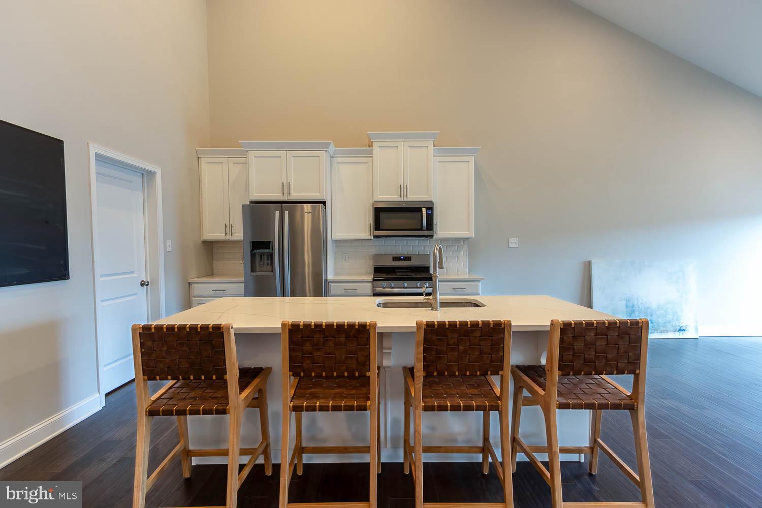 KINGSTON VILLAGE - Residential