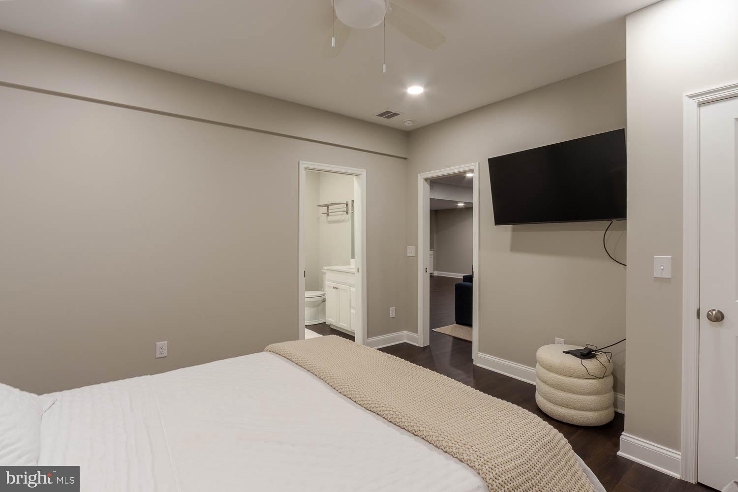 KINGSTON VILLAGE - Residential