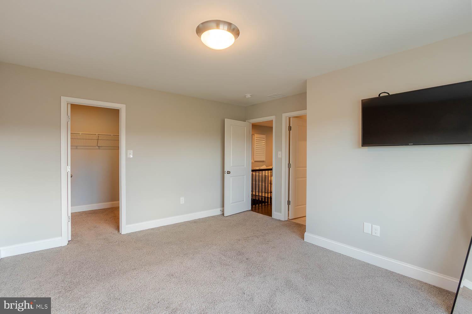 KINGSTON VILLAGE - Residential