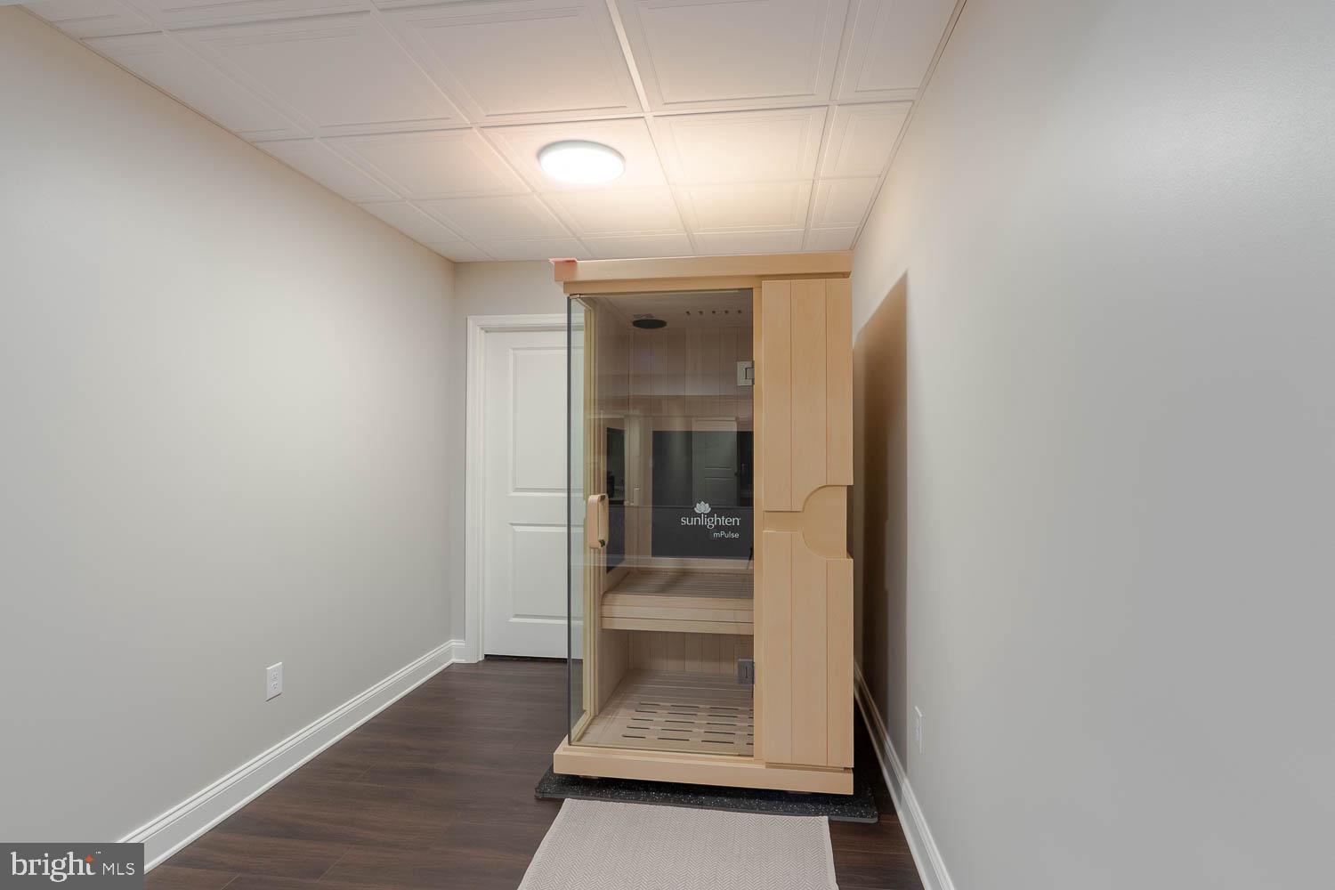 KINGSTON VILLAGE - Residential