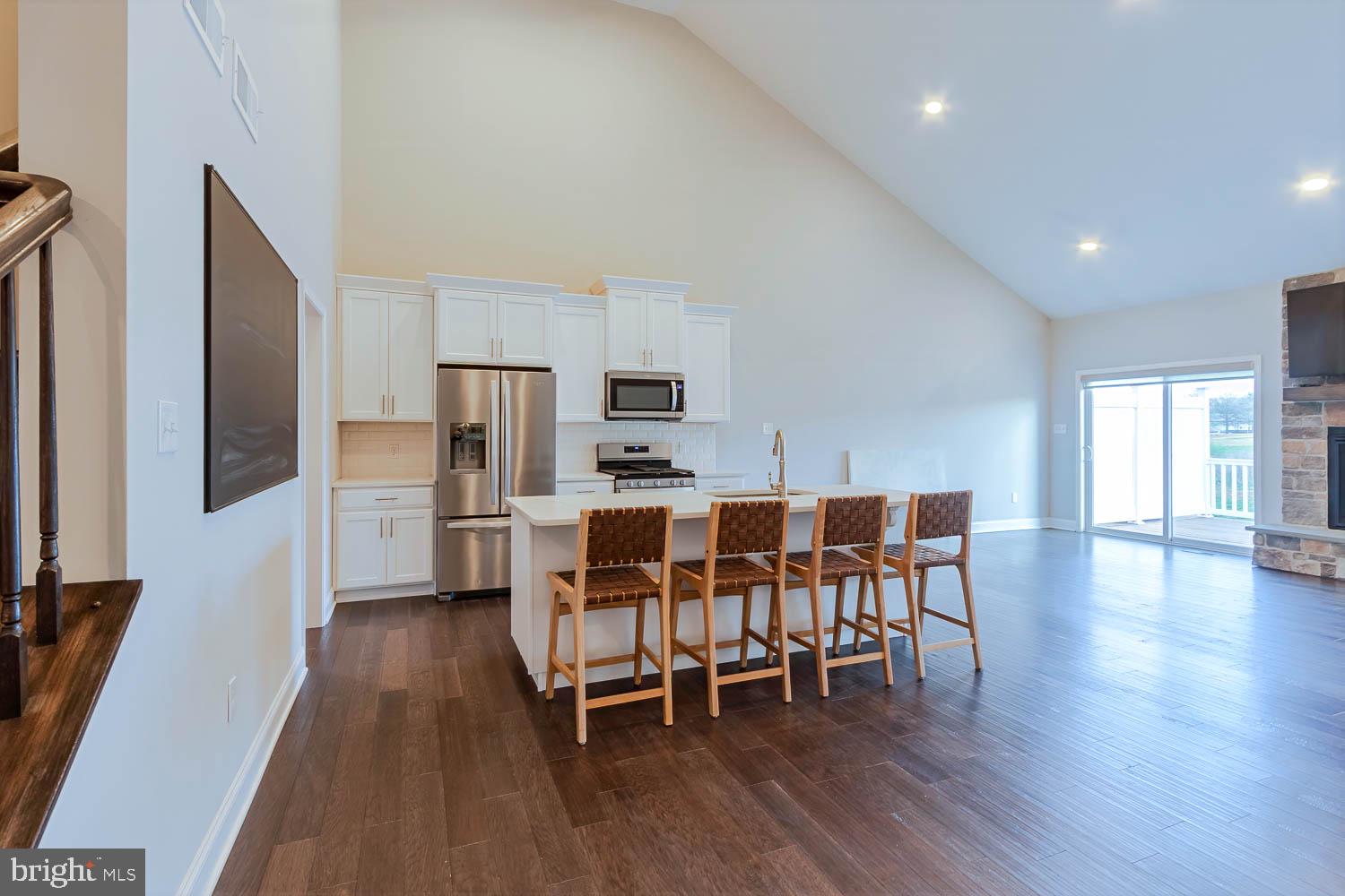 KINGSTON VILLAGE - Residential