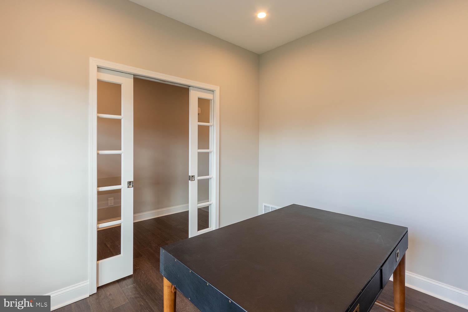 KINGSTON VILLAGE - Residential