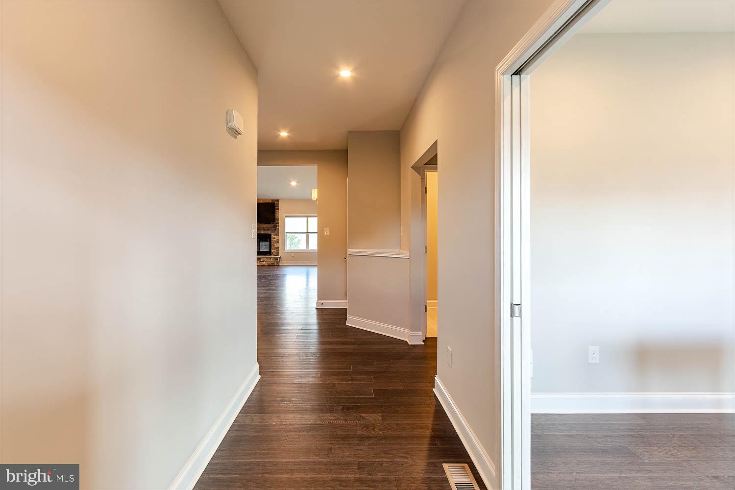 KINGSTON VILLAGE - Residential