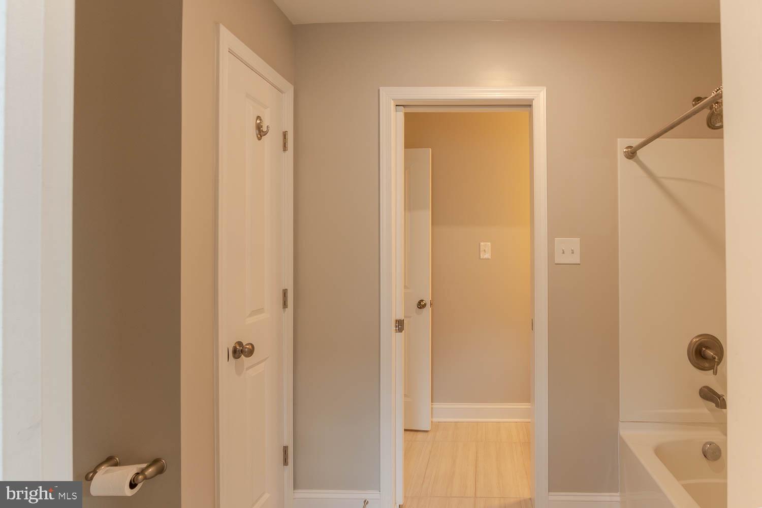 KINGSTON VILLAGE - Residential