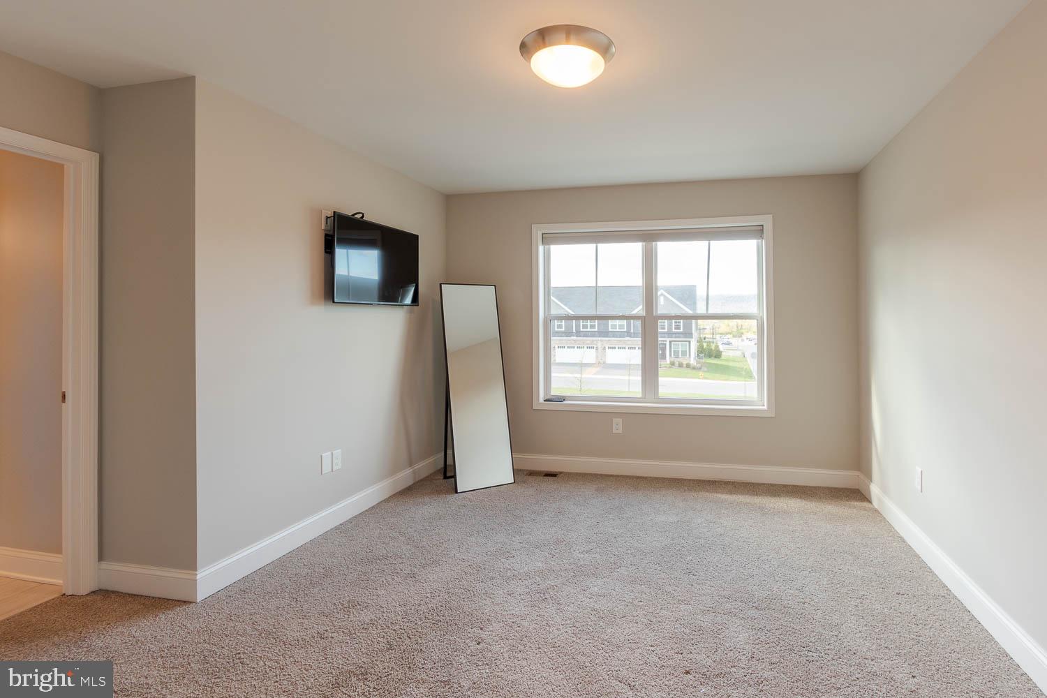 KINGSTON VILLAGE - Residential