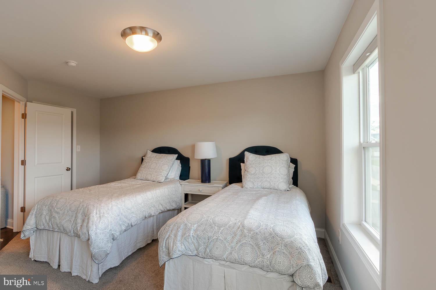 KINGSTON VILLAGE - Residential