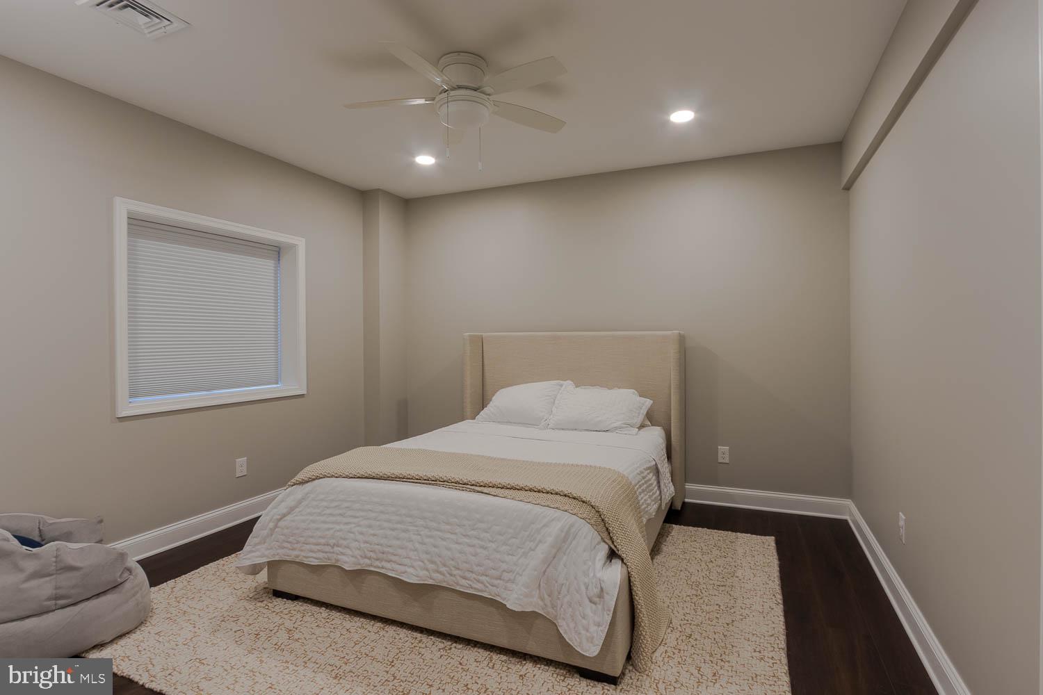 KINGSTON VILLAGE - Residential