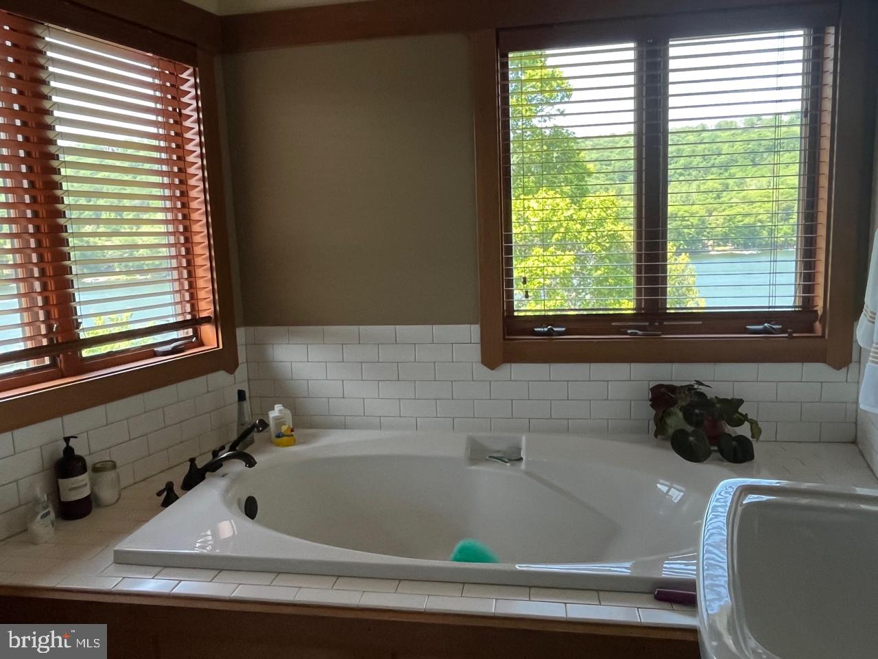 DEEP CREEK LAKE - Residential