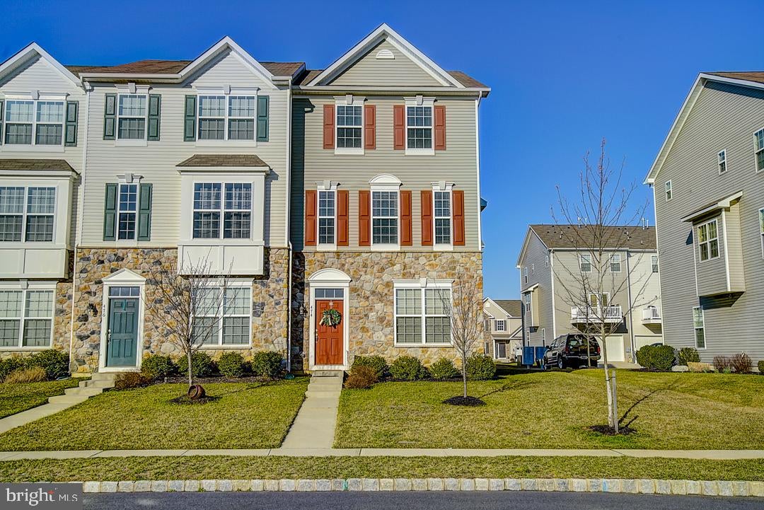 474 N PALACE DRIVE