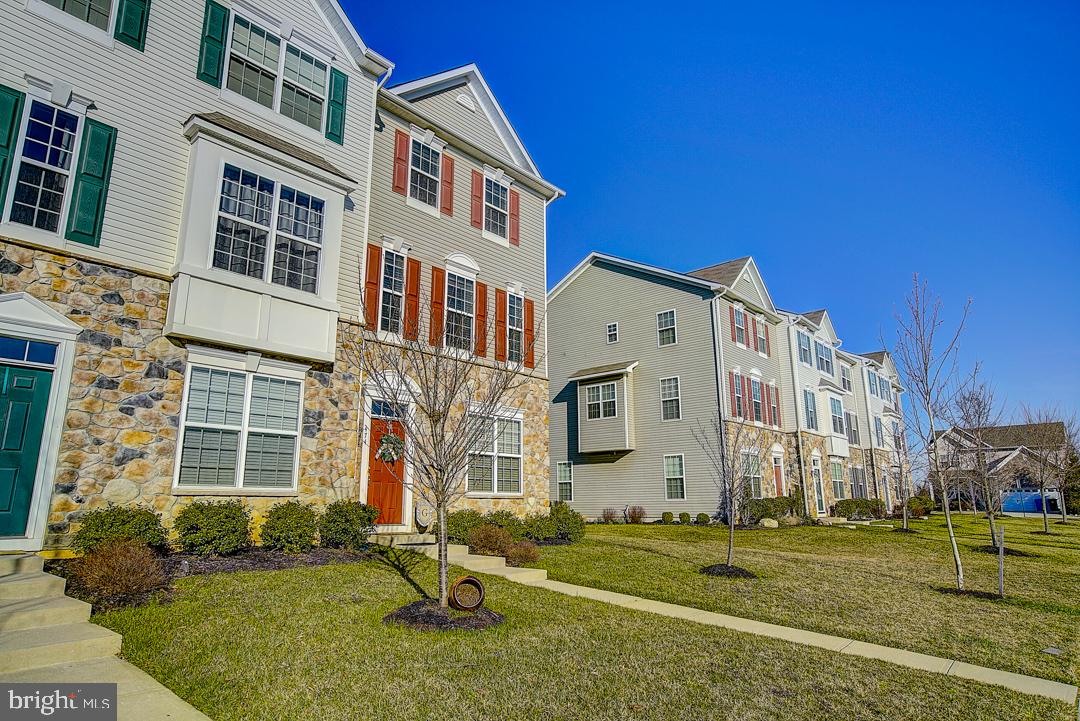 474 N PALACE DRIVE