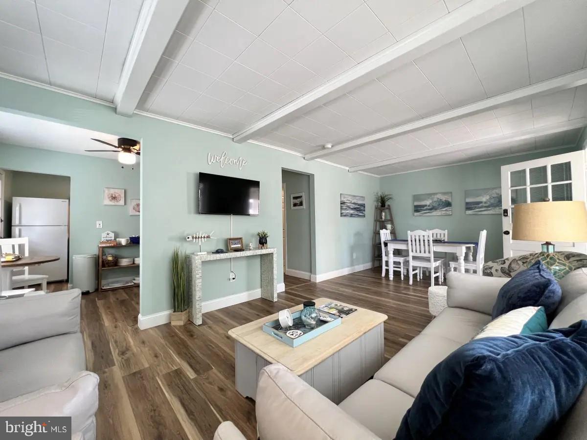 1648 BEACH AVENUE