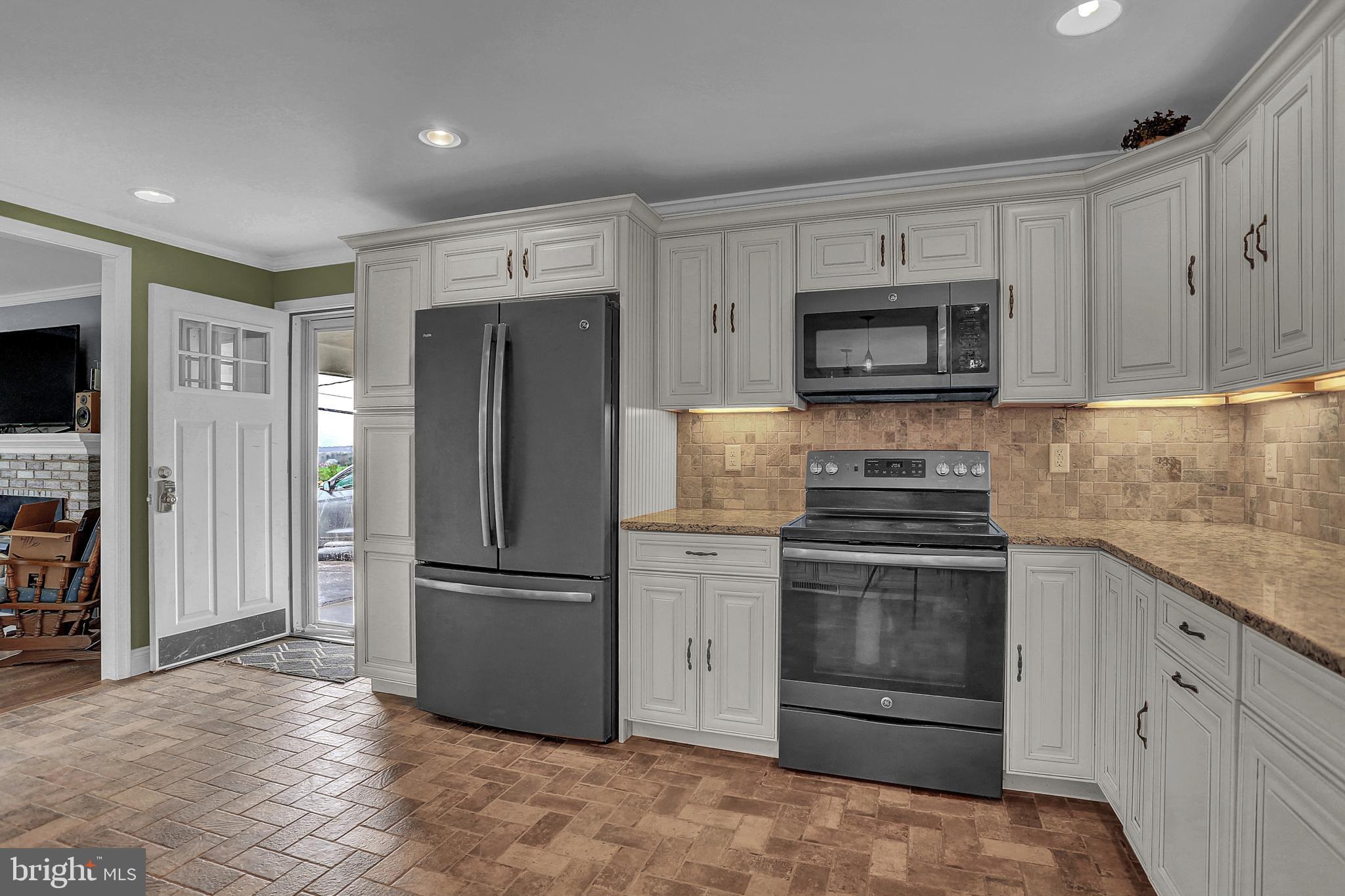 MYERS MANOR - Residential