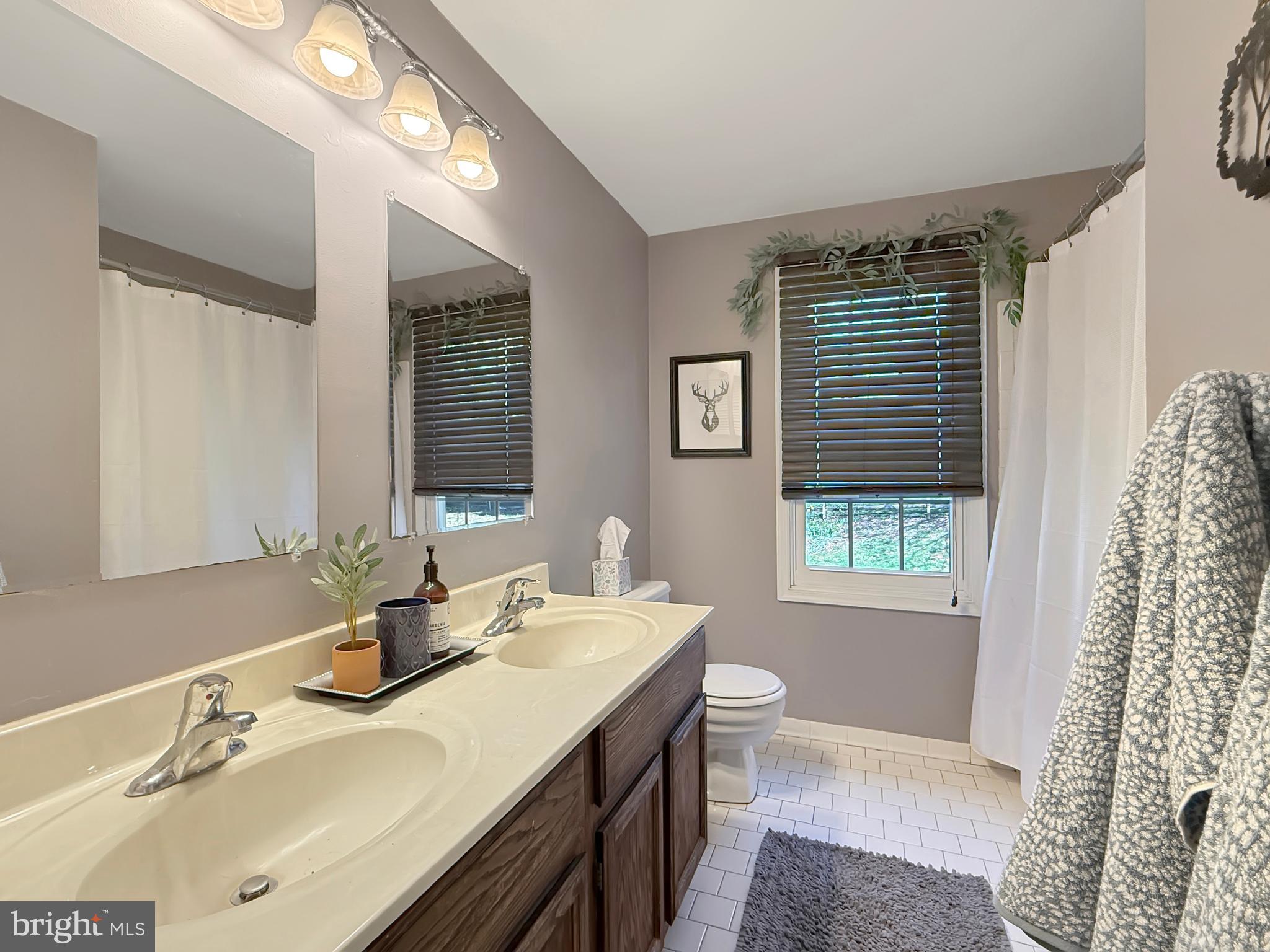 OLNEY OAKS - Residential