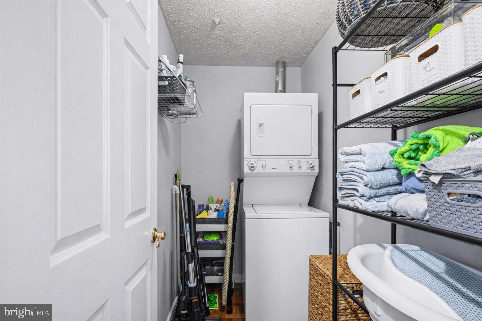 THE POND - Residential