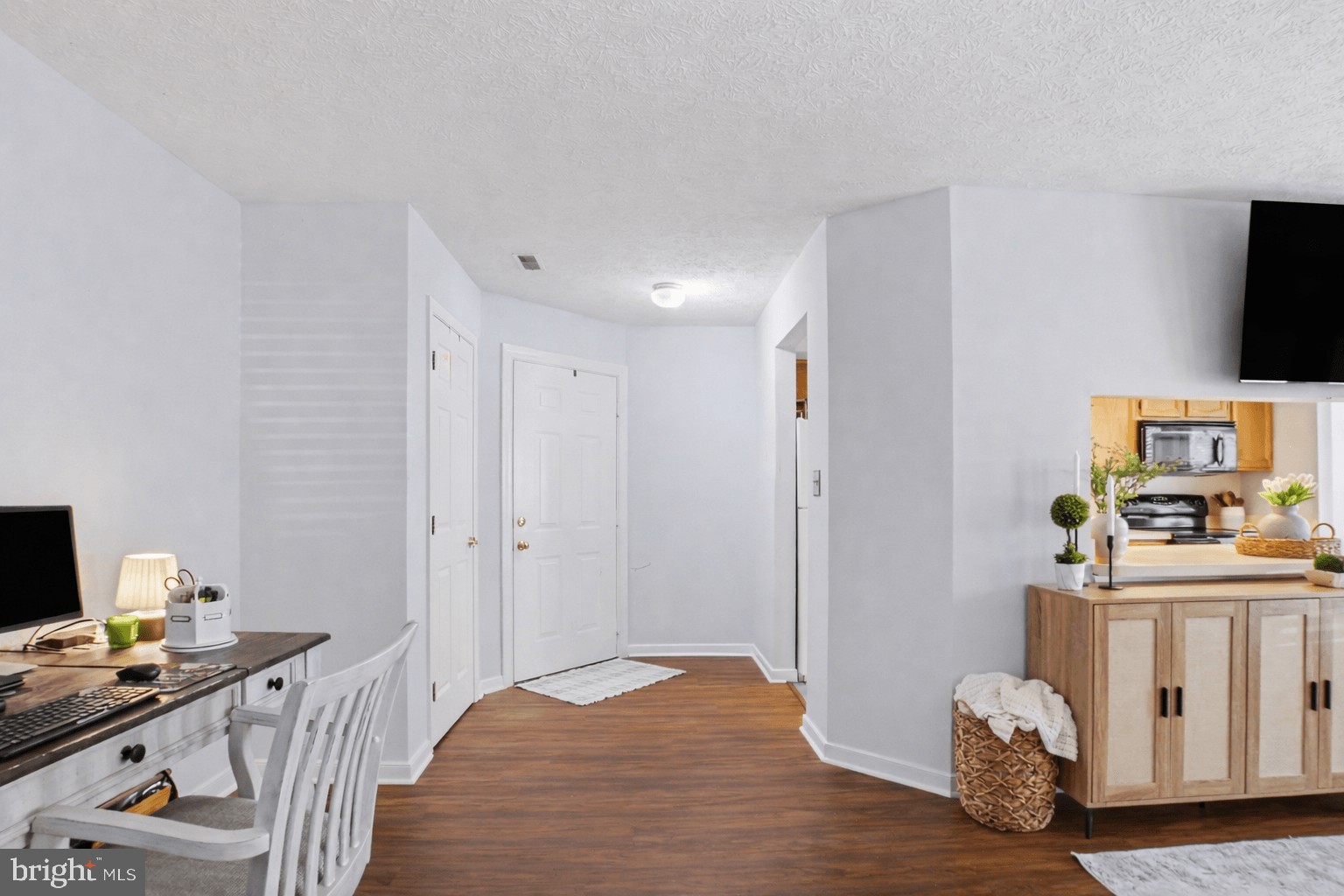 THE POND - Residential