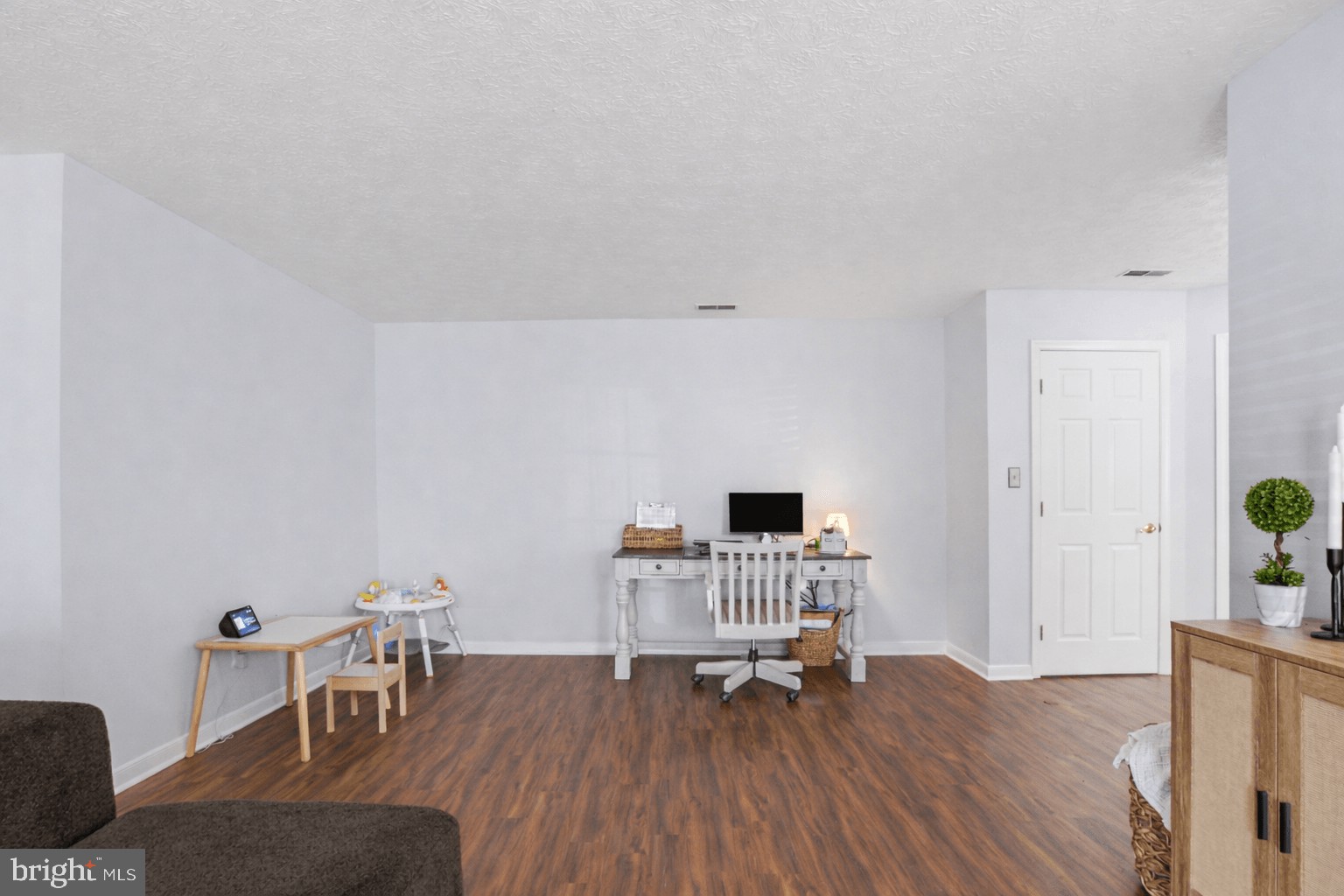 THE POND - Residential