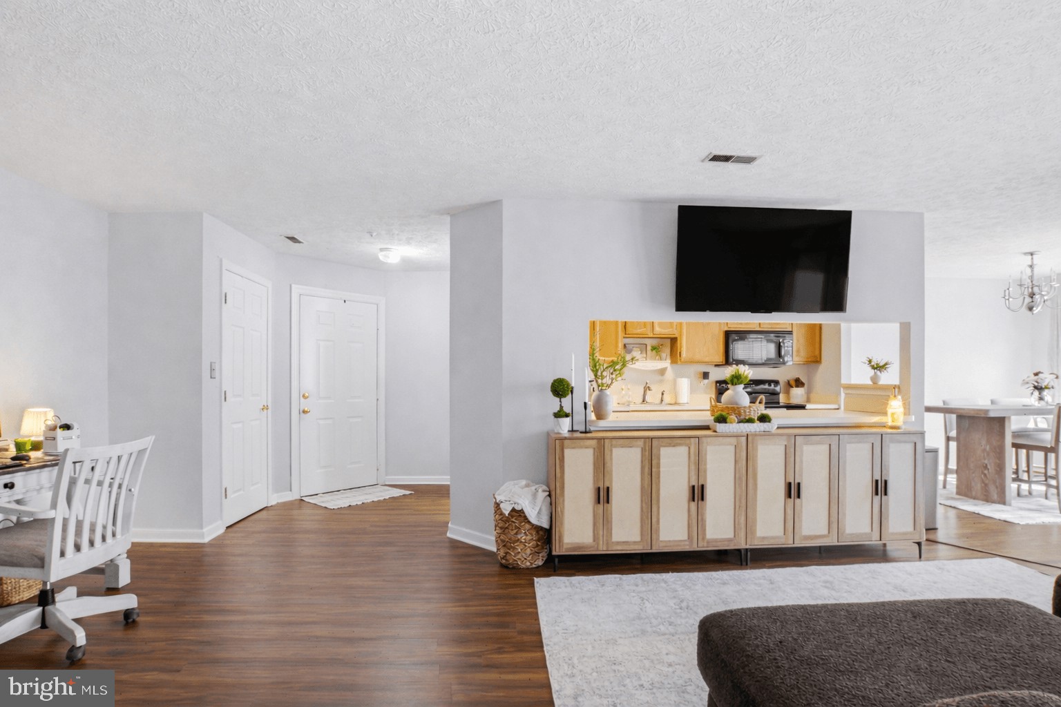 THE POND - Residential