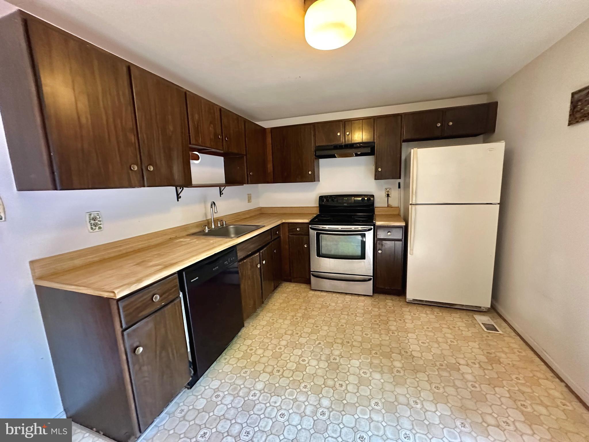 KINGS COURT - Residential