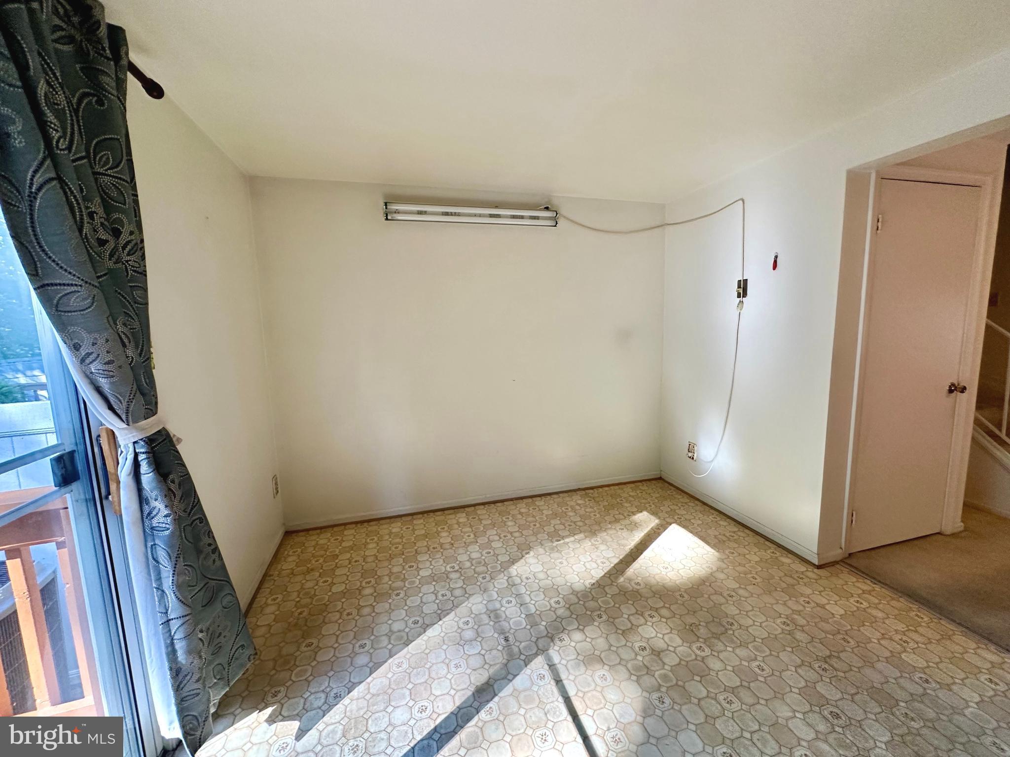 KINGS COURT - Residential