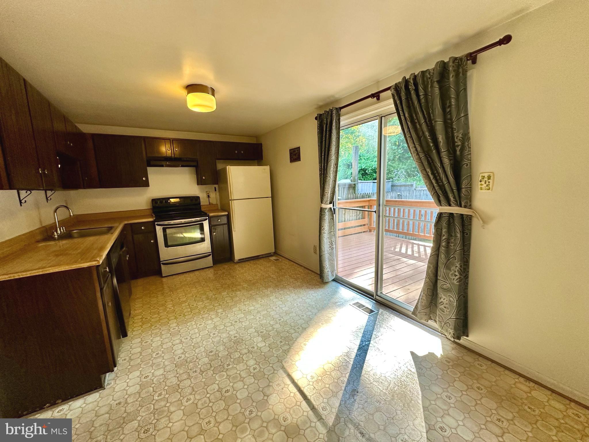 KINGS COURT - Residential