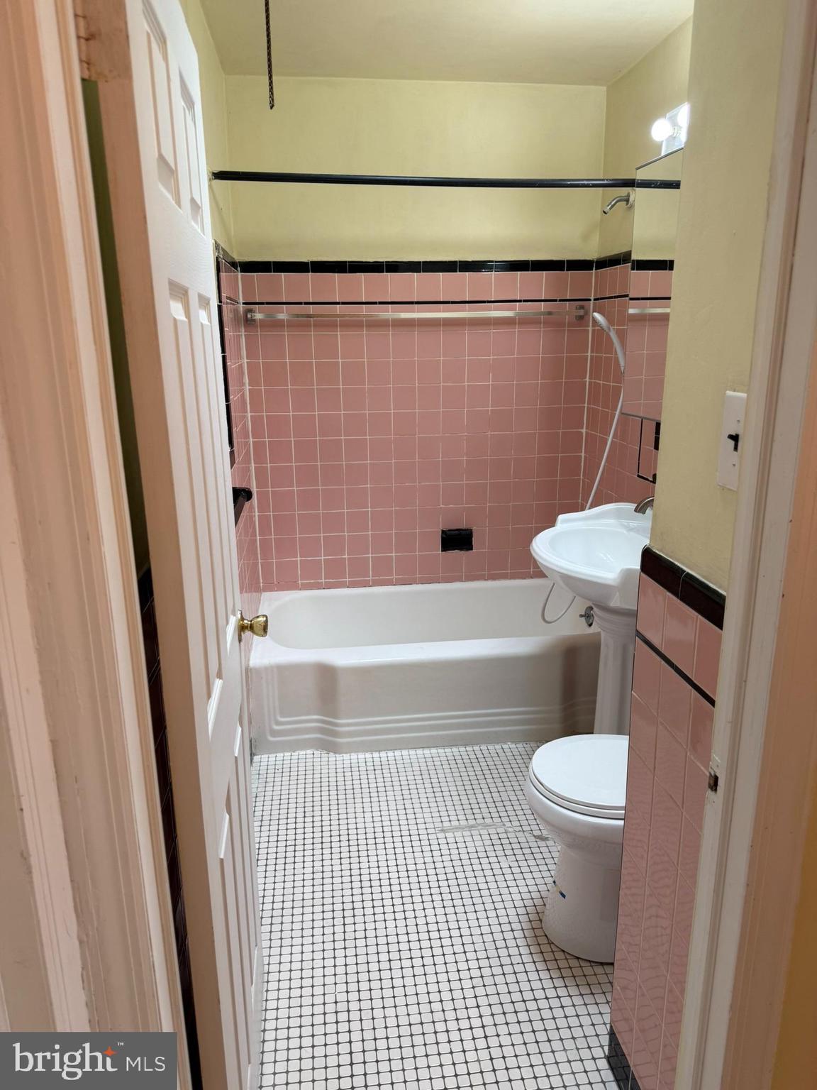 PHILADELPHIA (NORTHEAST) - Residential