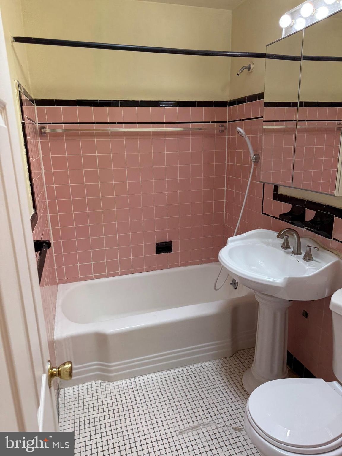 PHILADELPHIA (NORTHEAST) - Residential