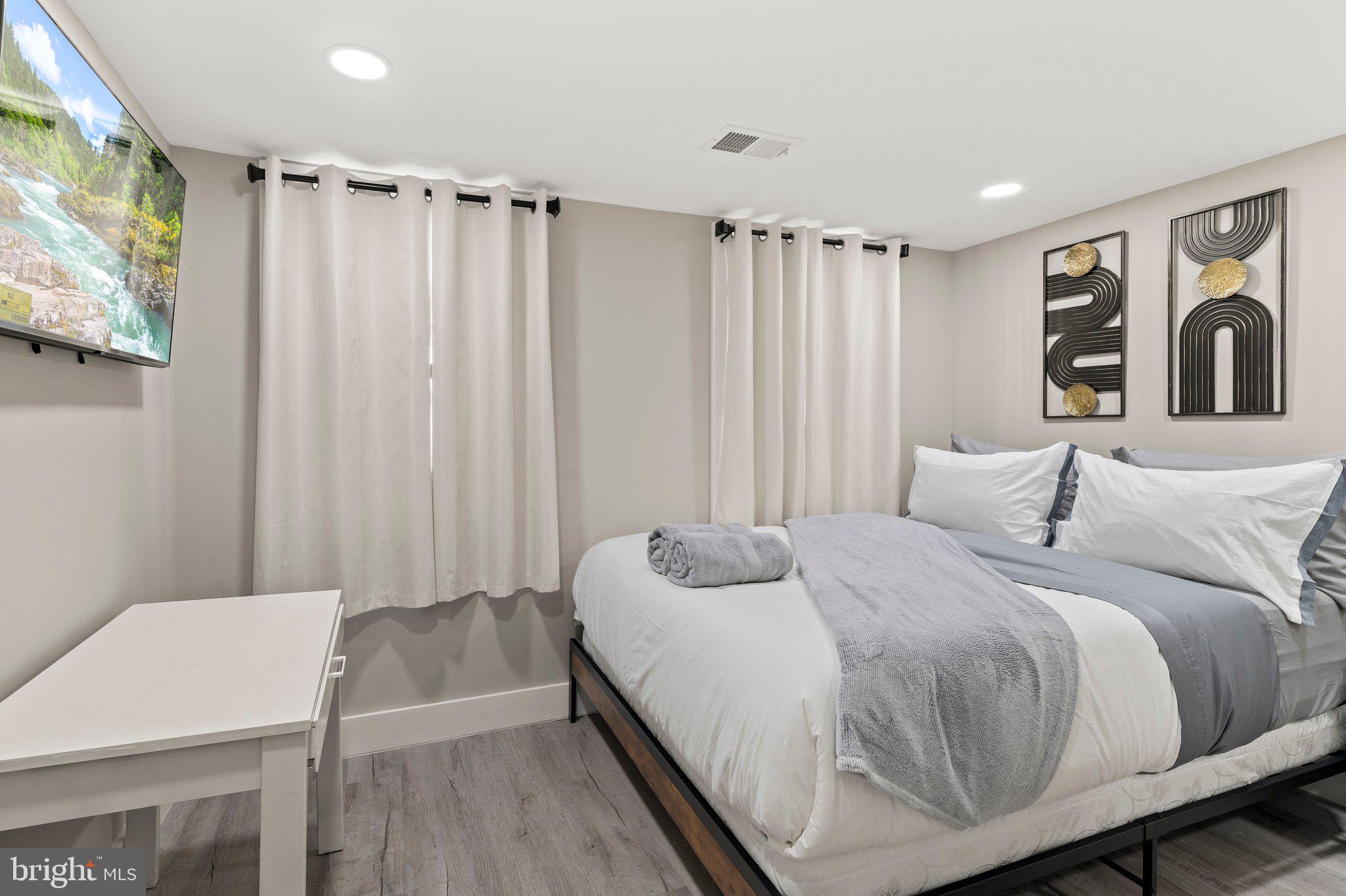 KENSINGTON - Residential