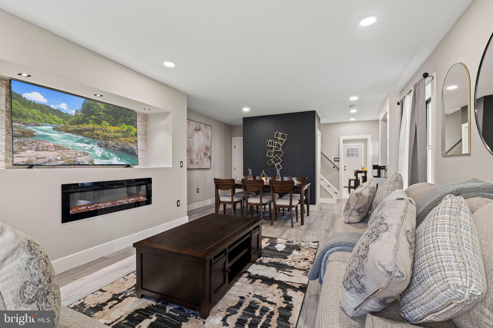 124 W MASTER STREET