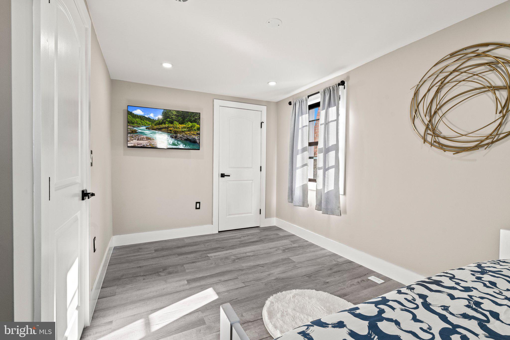KENSINGTON - Residential