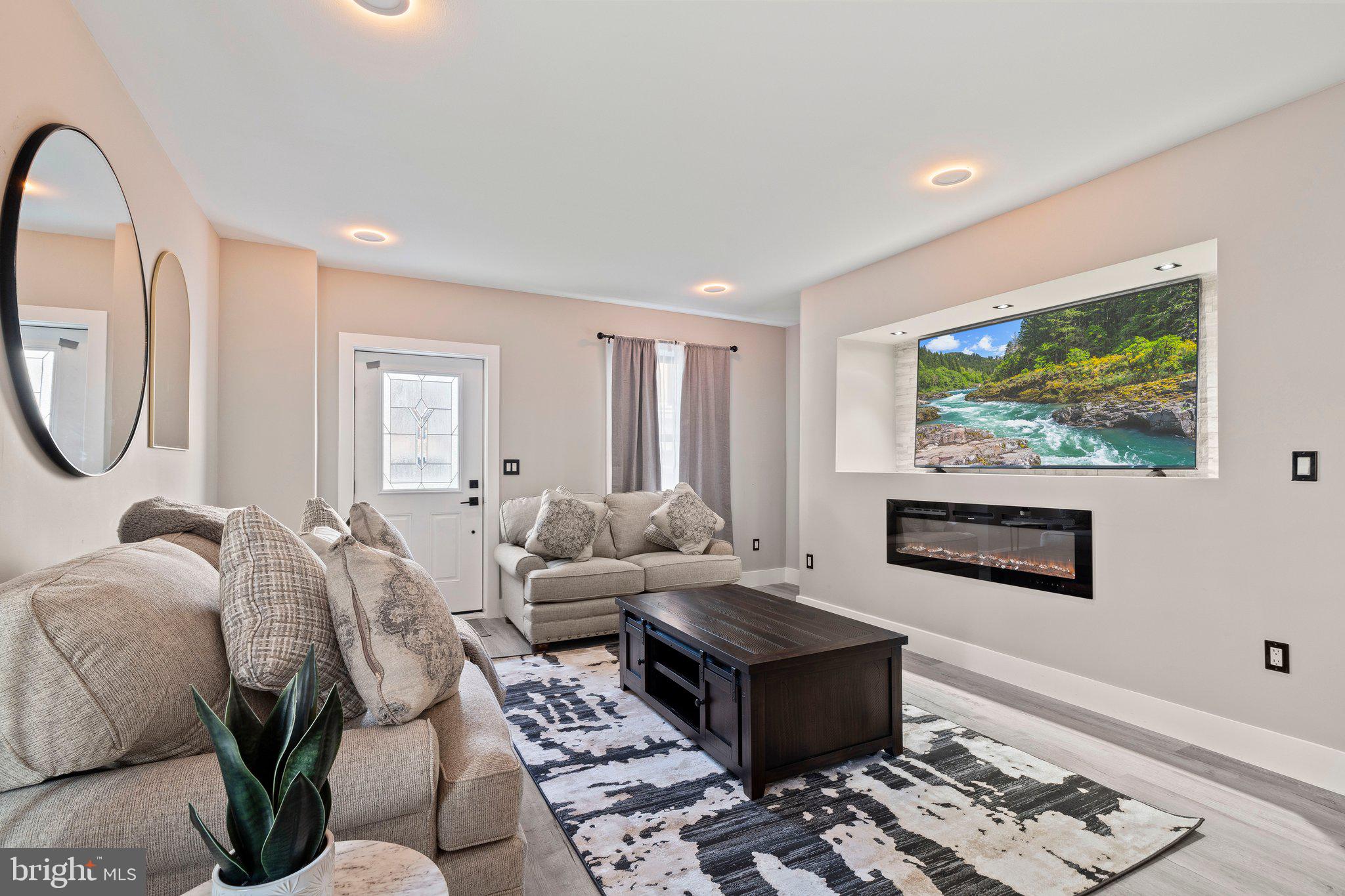 124 W MASTER STREET