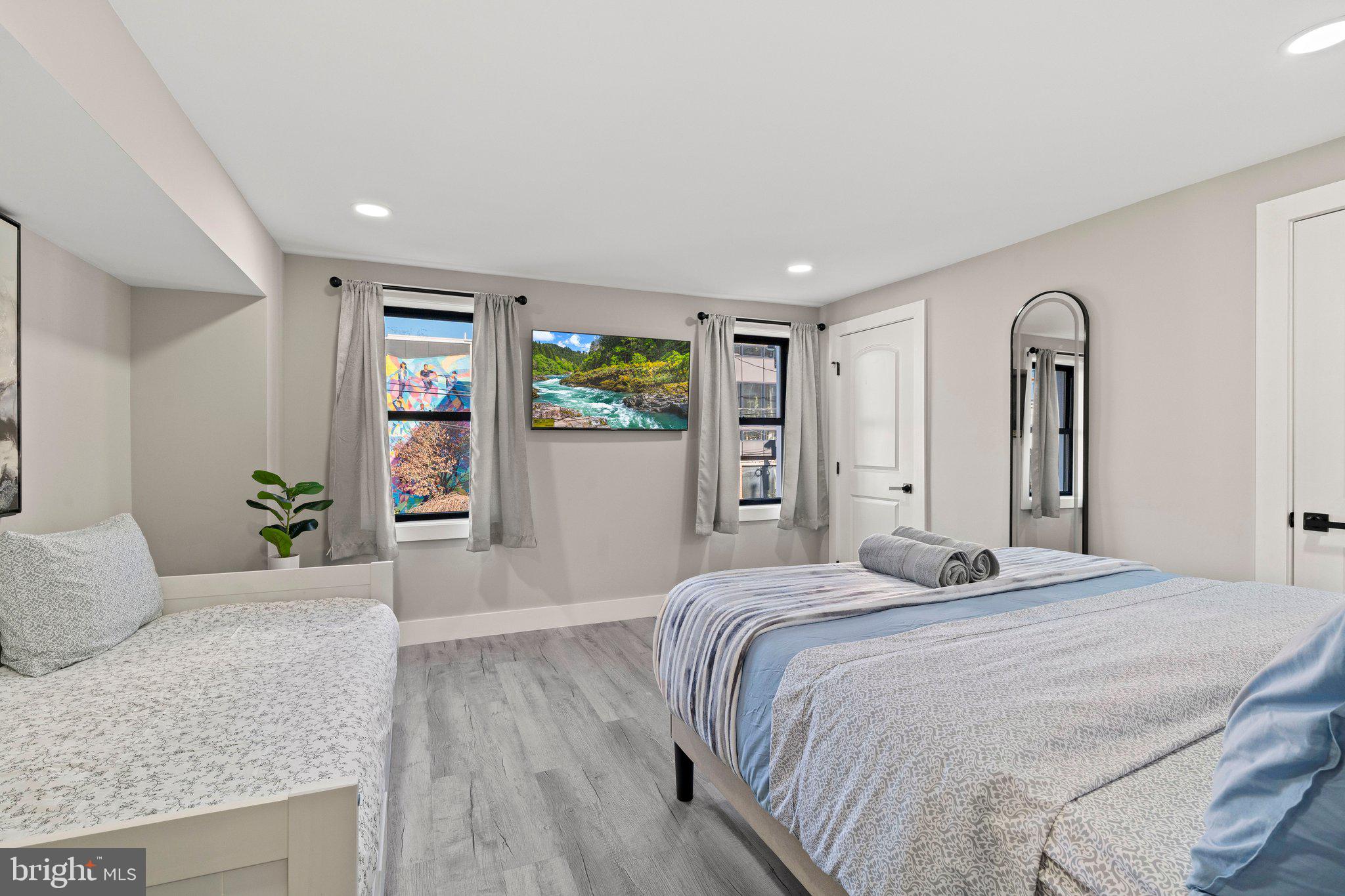 KENSINGTON - Residential