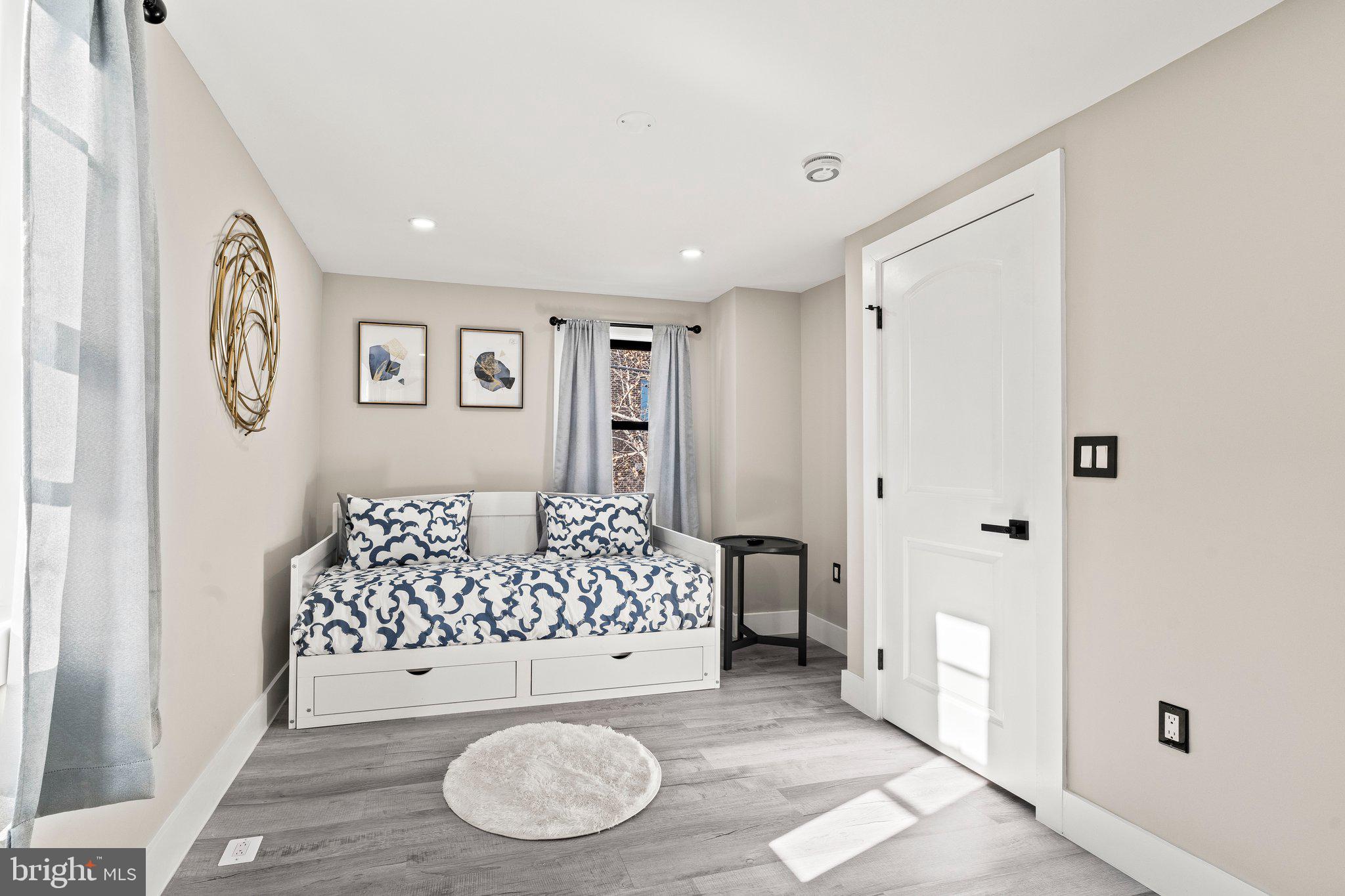KENSINGTON - Residential